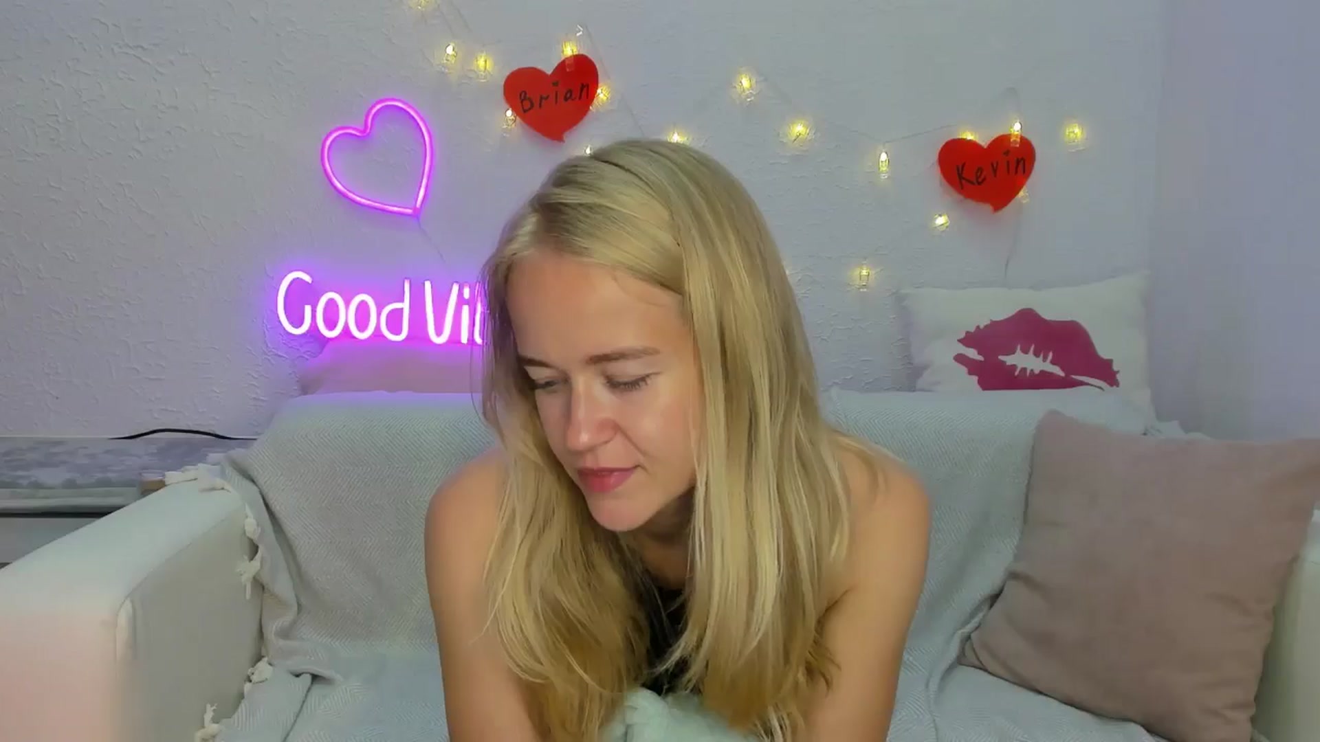 Gallery image thumbnail from Angel_Kristy's myfreecams stream on, 08/14/2024, 06:55 image 13 of 20