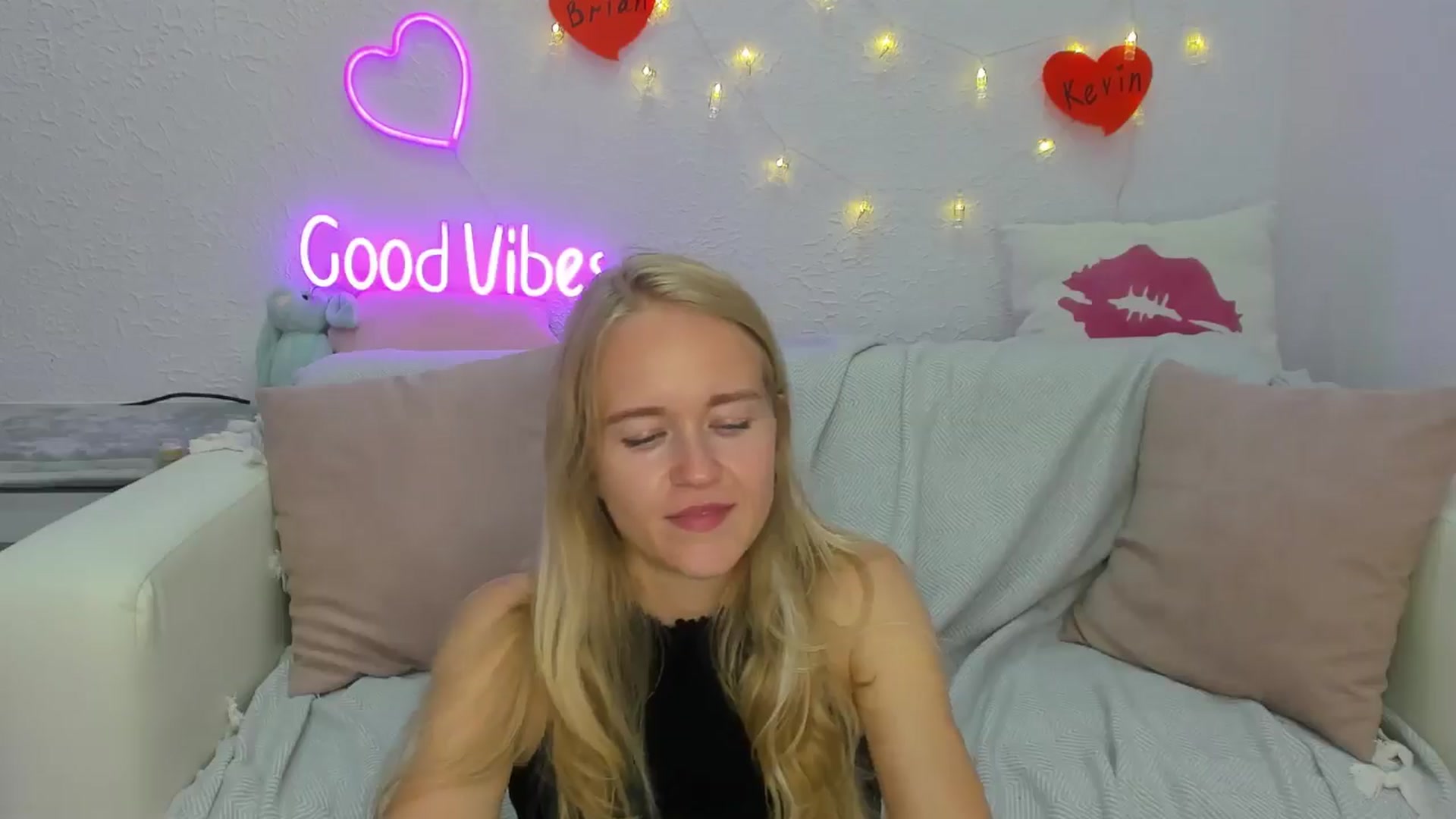 Gallery image thumbnail from Angel_Kristy's myfreecams stream on, 08/14/2024, 06:55 image 19 of 20