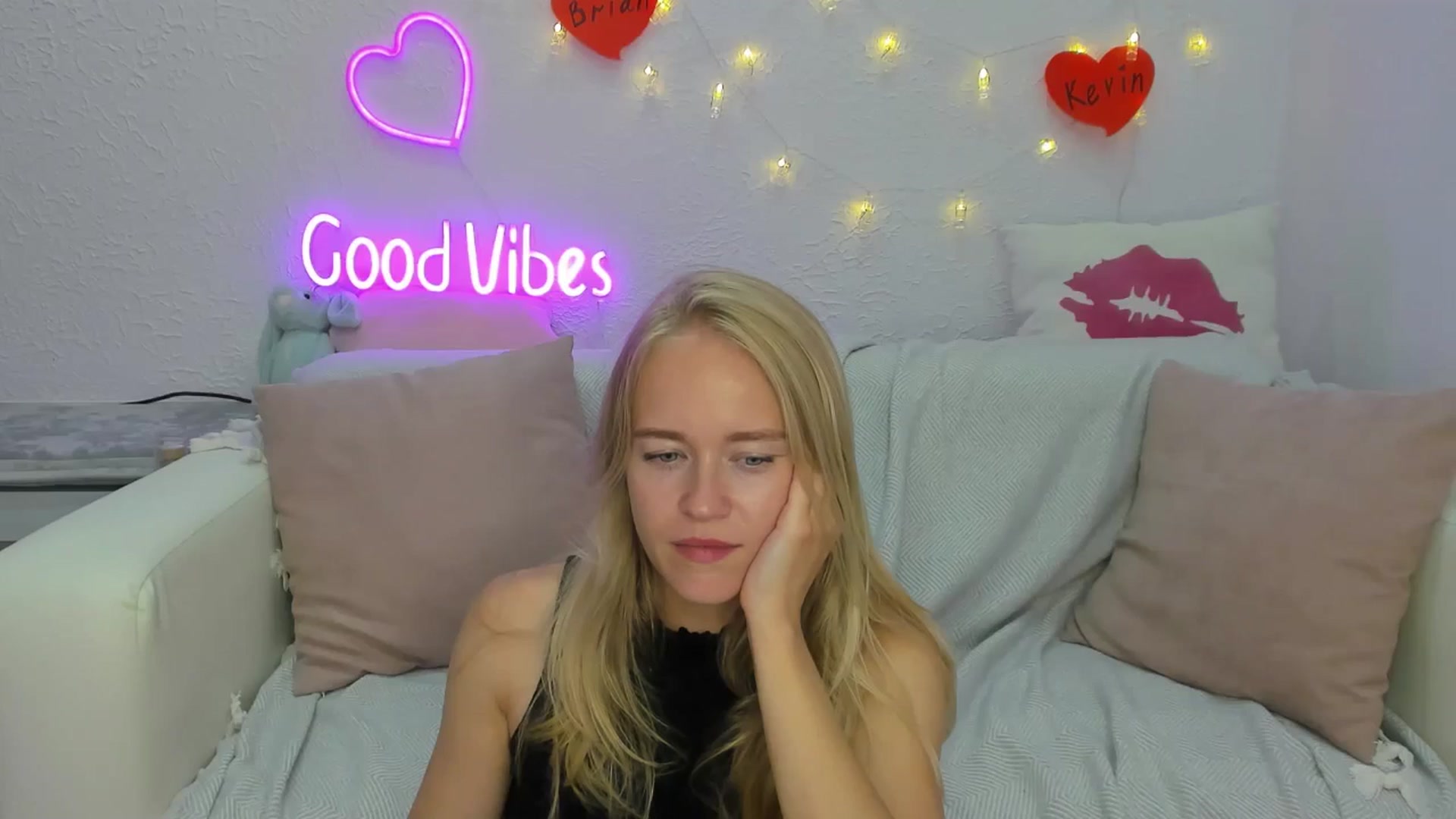 Gallery image thumbnail from Angel_Kristy's myfreecams stream on, 08/14/2024, 06:55 image 17 of 20