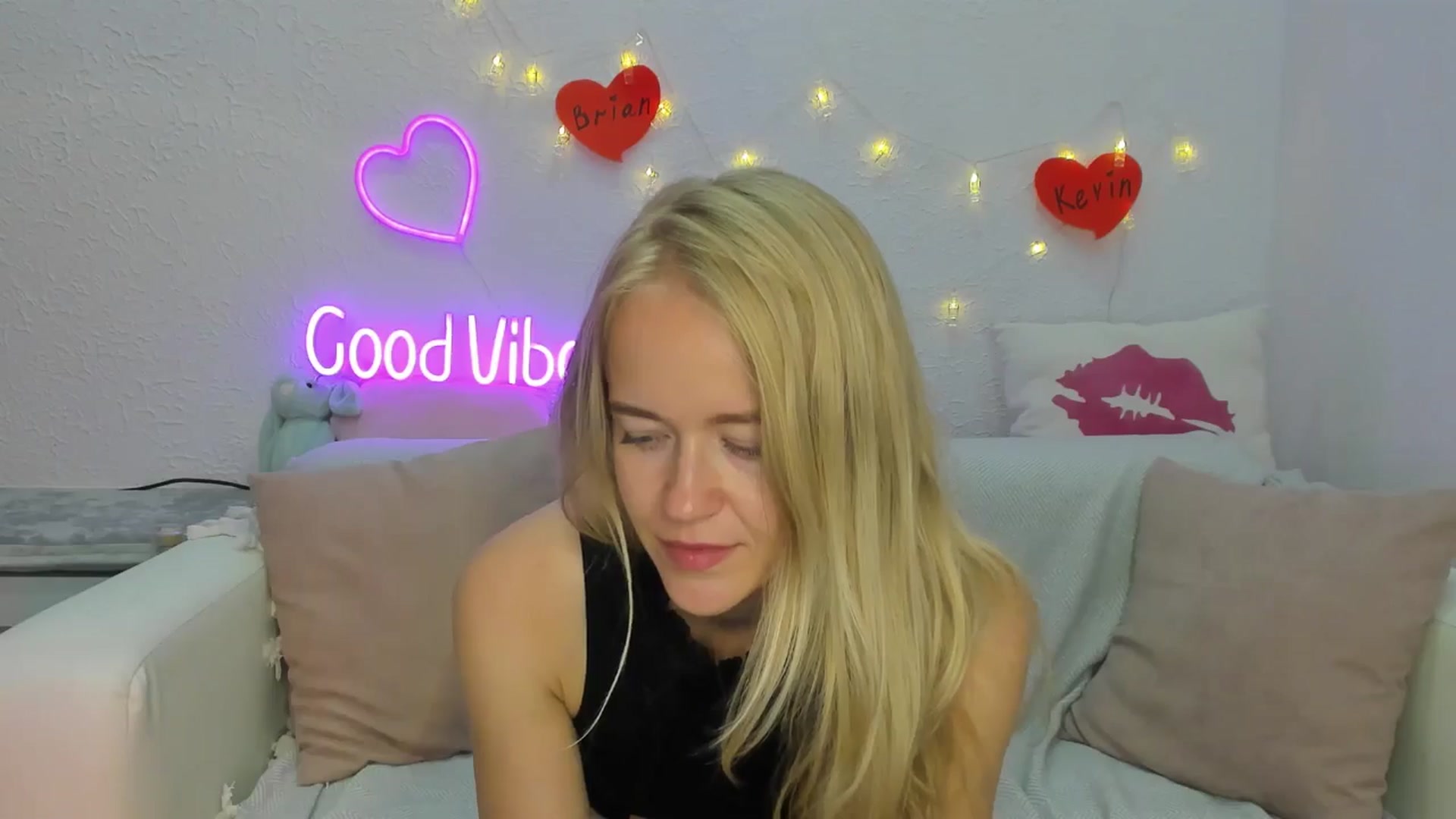 Gallery image thumbnail from Angel_Kristy's myfreecams stream on, 08/14/2024, 06:55 image 14 of 20