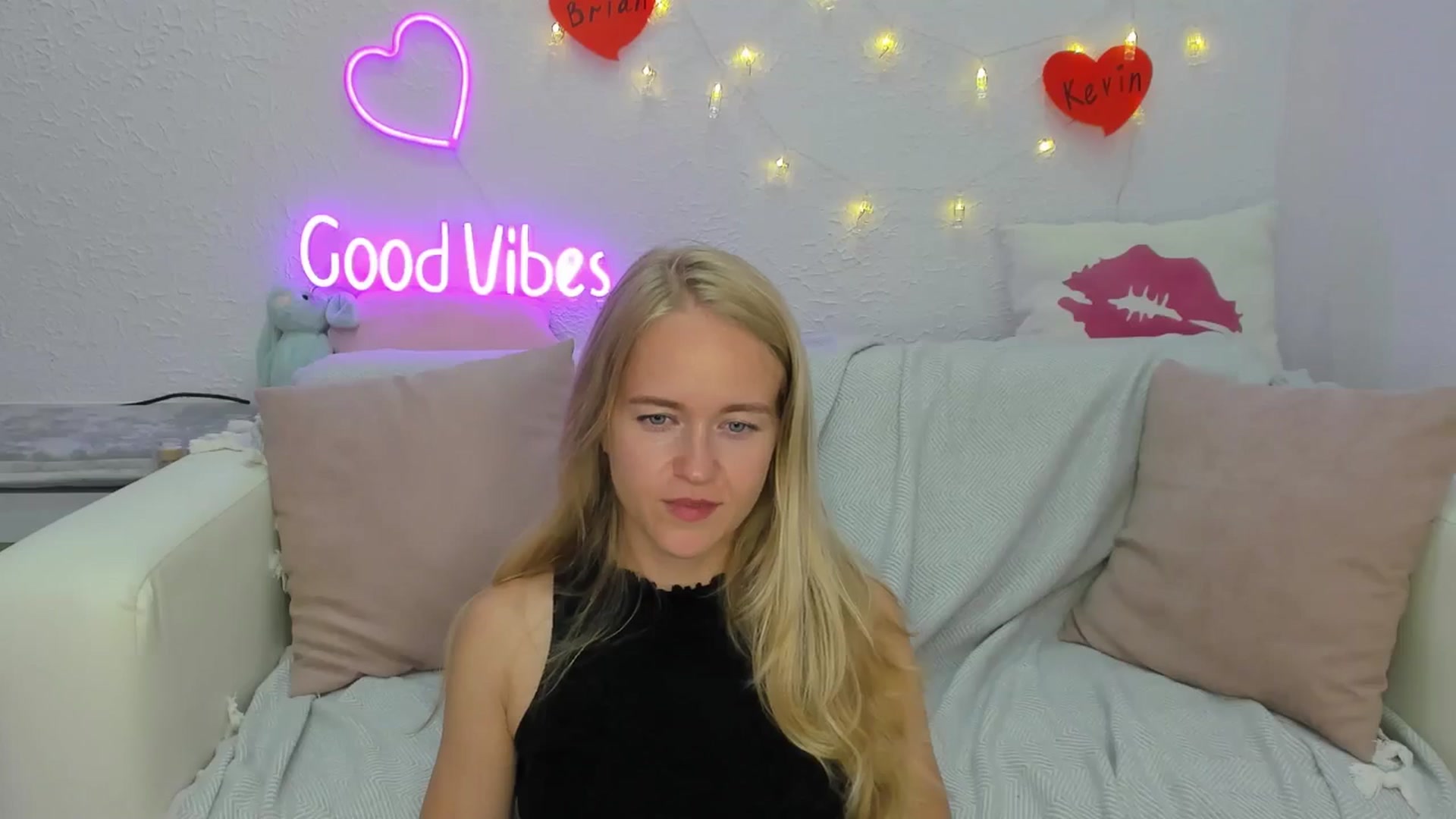 Gallery image thumbnail from Angel_Kristy's myfreecams stream on, 08/14/2024, 06:55 image 18 of 20