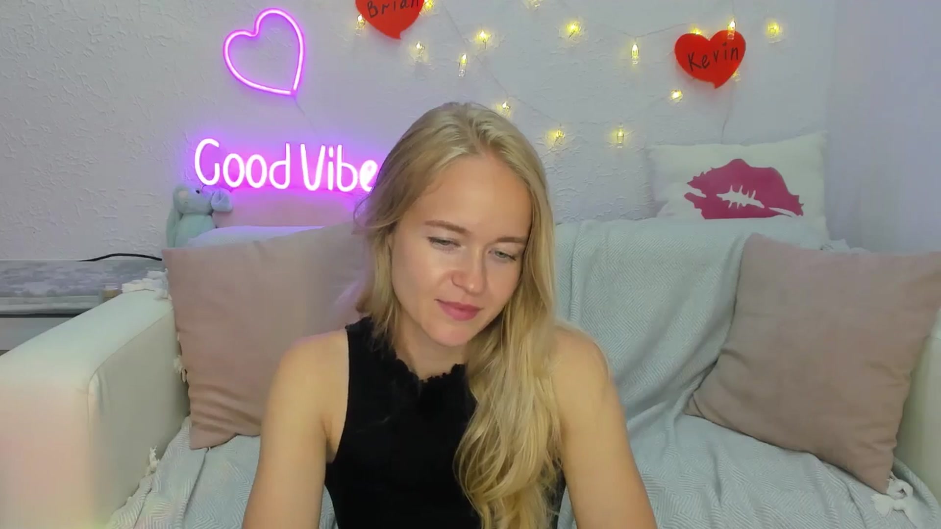 Gallery image thumbnail from Angel_Kristy's myfreecams stream on, 08/14/2024, 06:55 image 15 of 20
