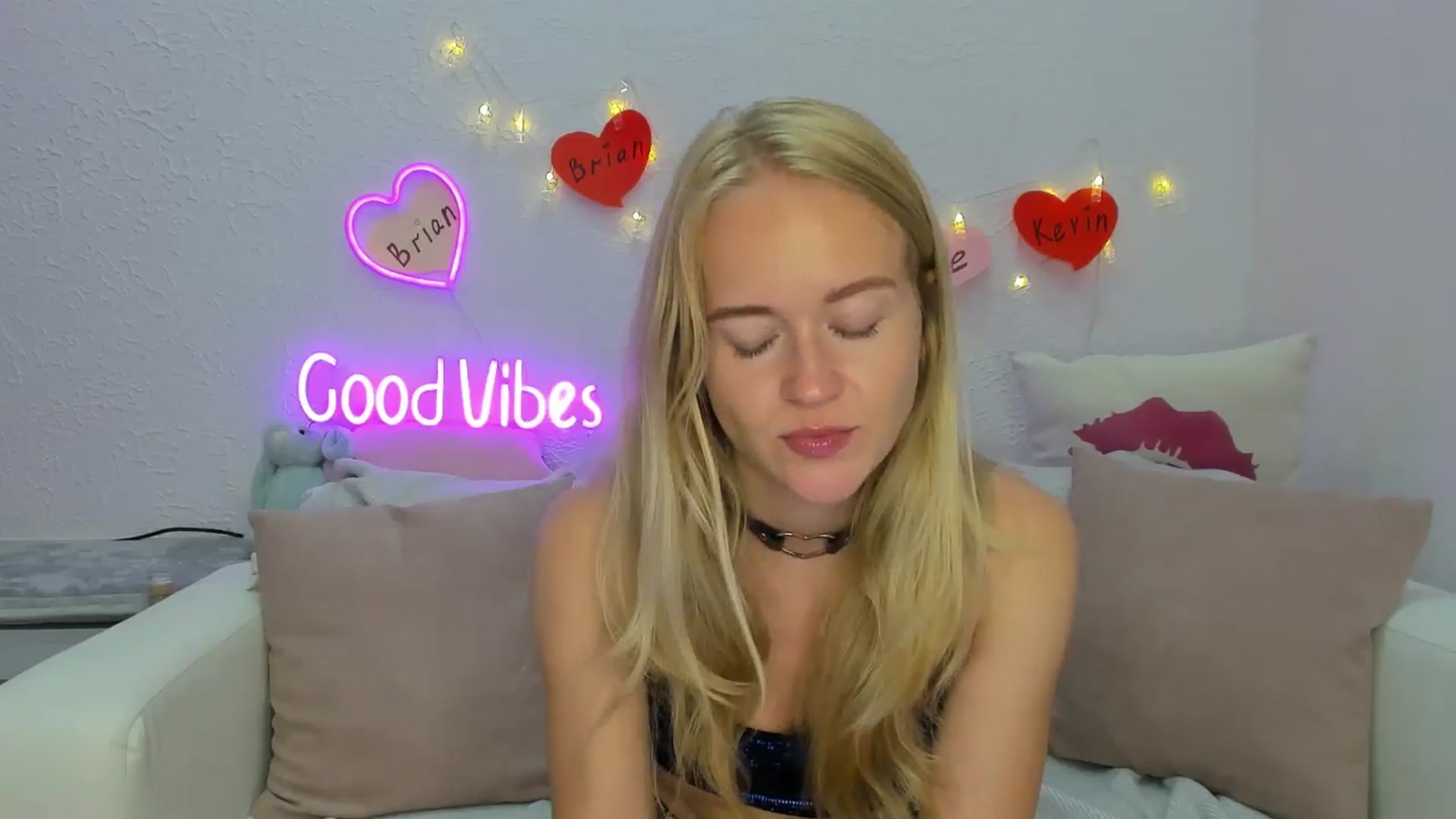 Gallery image thumbnail from Angel_Kristy's myfreecams stream on, 08/15/2024, 05:51 image 2 of 20