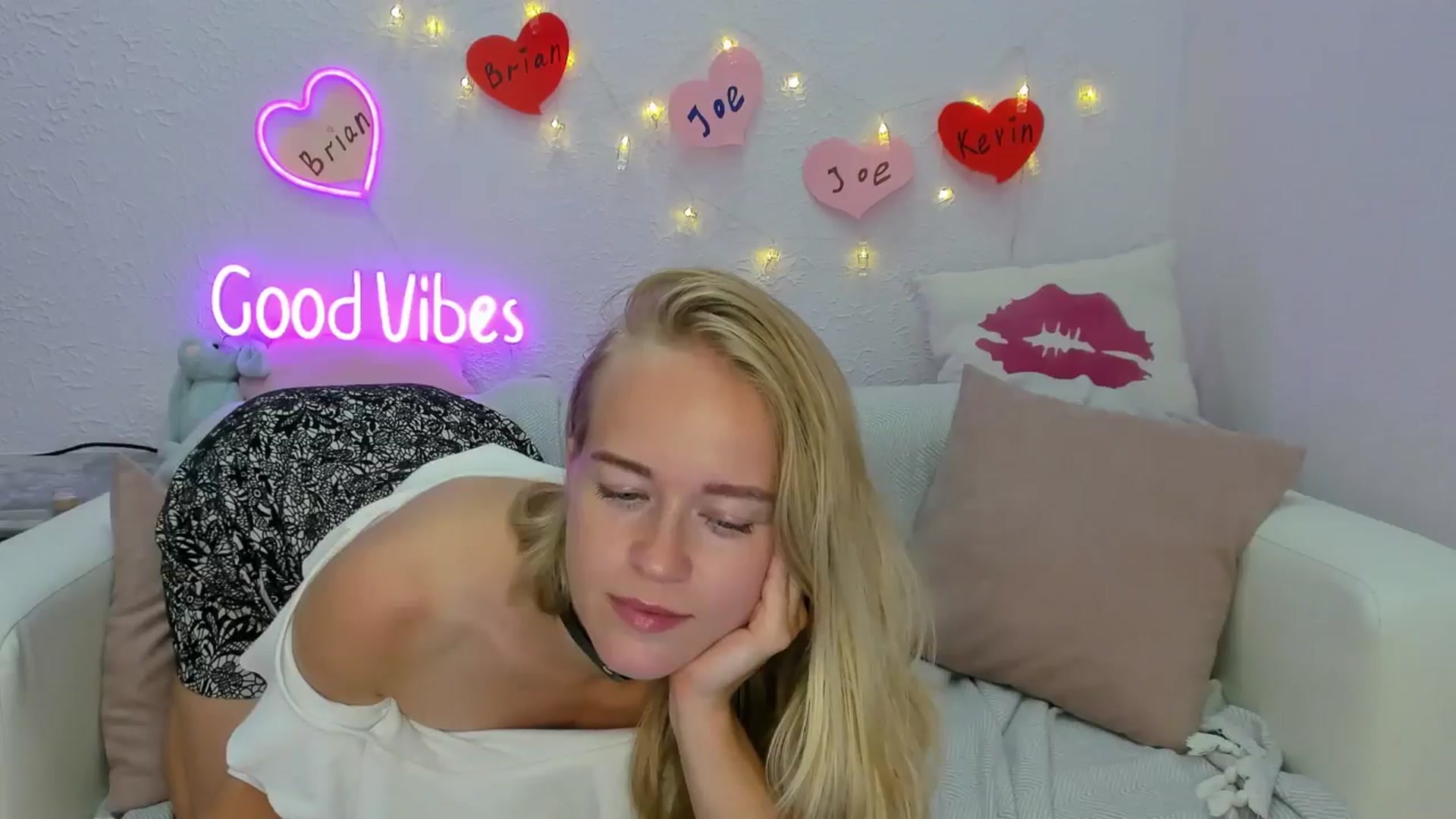 Gallery image thumbnail from Angel_Kristy's myfreecams stream on, 08/15/2024, 07:06 image 7 of 20