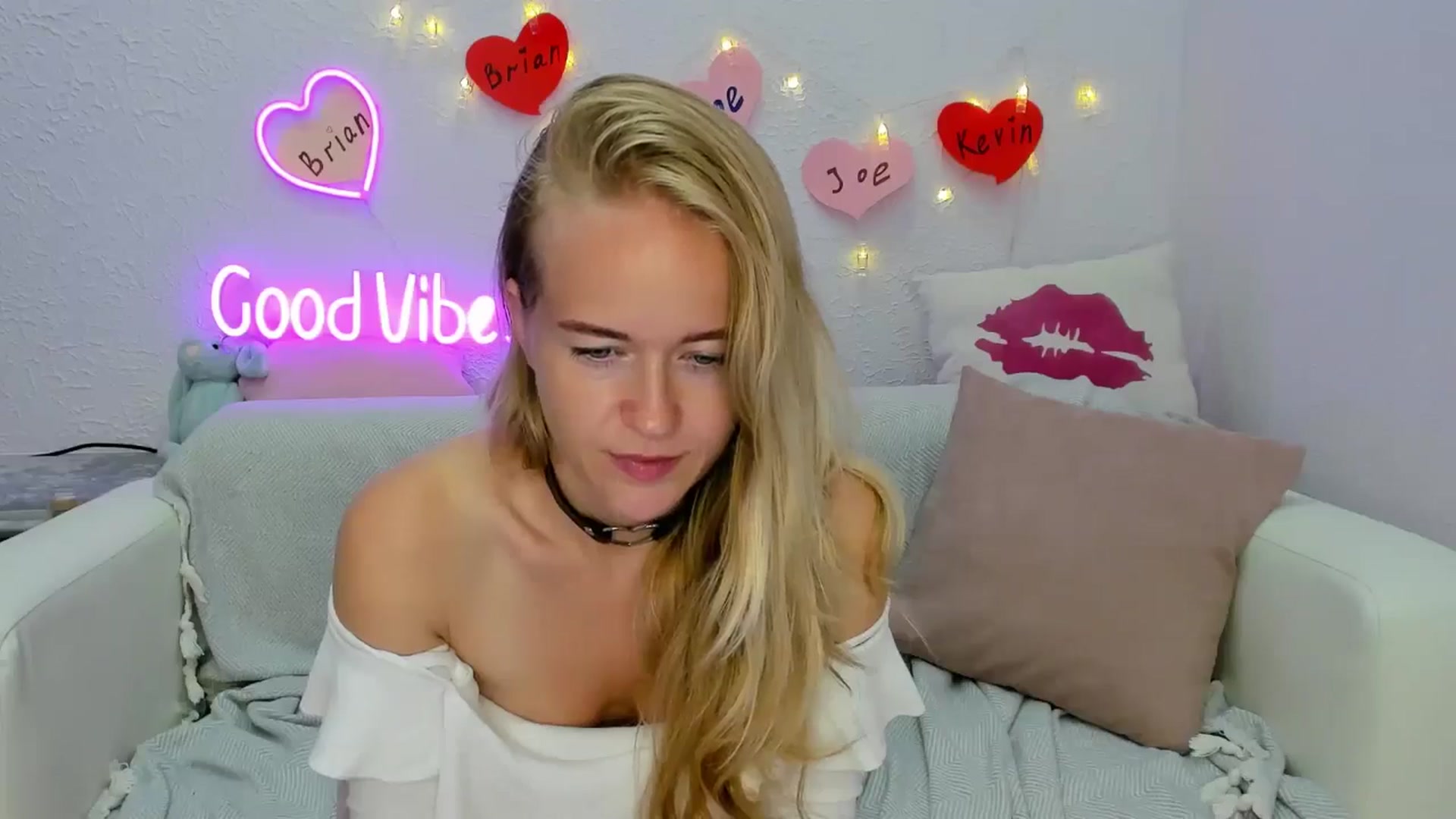 Gallery image thumbnail from Angel_Kristy's myfreecams stream on, 08/15/2024, 07:06 image 9 of 20