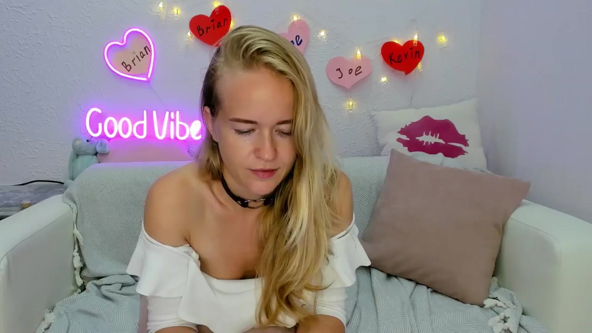 Gallery image thumbnail from Angel_Kristy's myfreecams stream on, 08/15/2024, 07:06 image 11 of 20