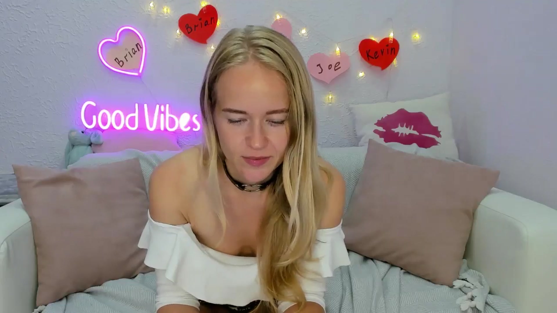 Gallery image thumbnail from Angel_Kristy's myfreecams stream on, 08/15/2024, 07:06 image 2 of 20