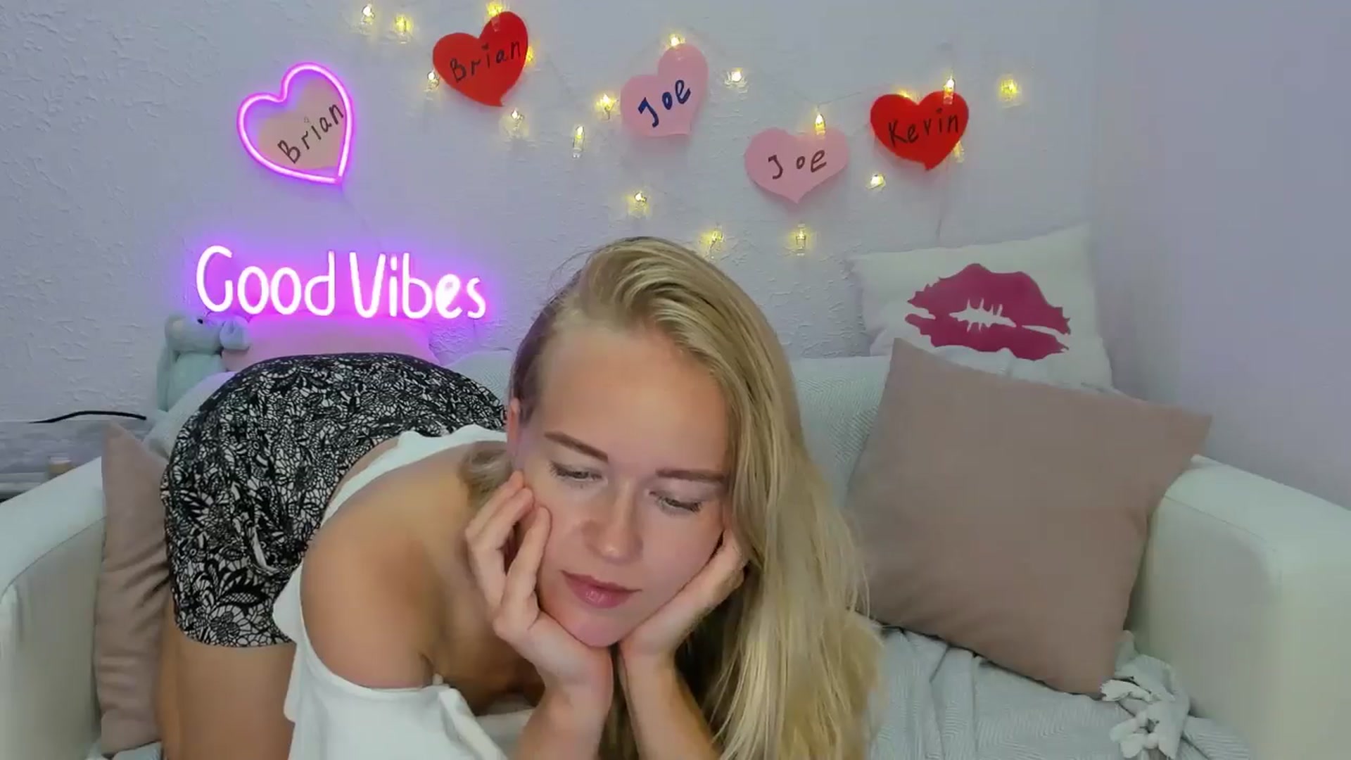Gallery image thumbnail from Angel_Kristy's myfreecams stream on, 08/15/2024, 07:06 image 6 of 20