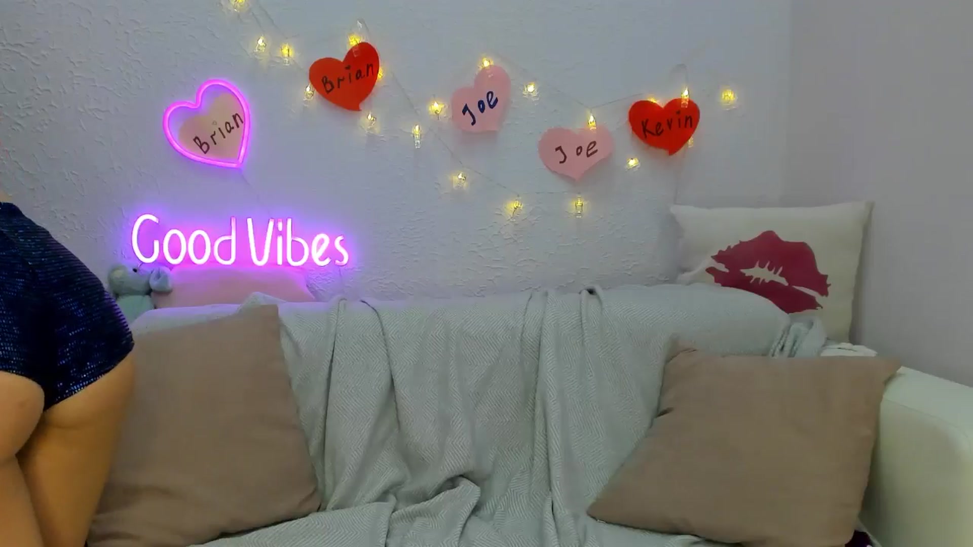 Gallery image thumbnail from Angel_Kristy's myfreecams stream on, 08/19/2024, 04:18 image 9 of 20