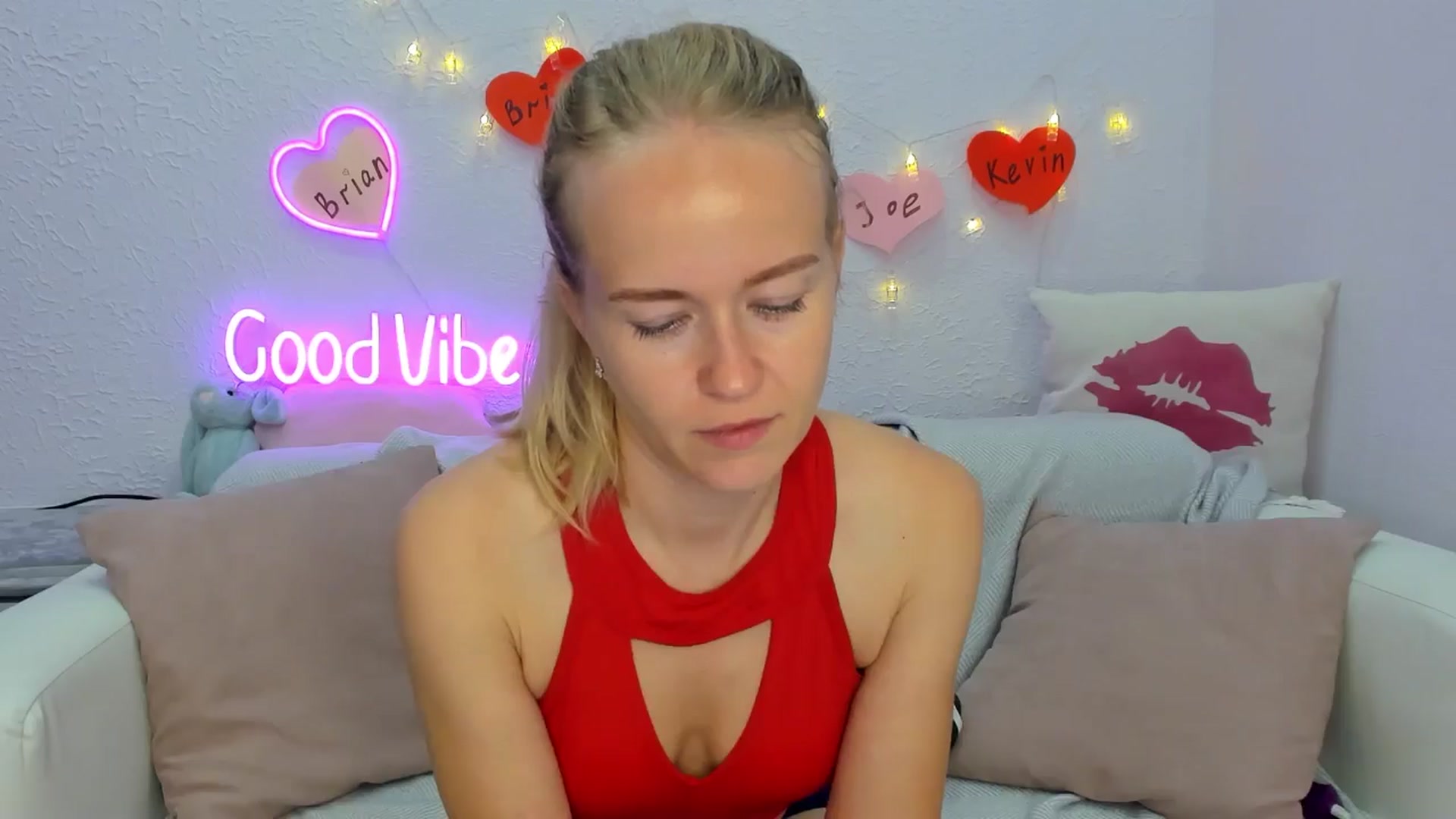 Gallery image thumbnail from Angel_Kristy's myfreecams stream on, 08/19/2024, 04:18 image 17 of 20