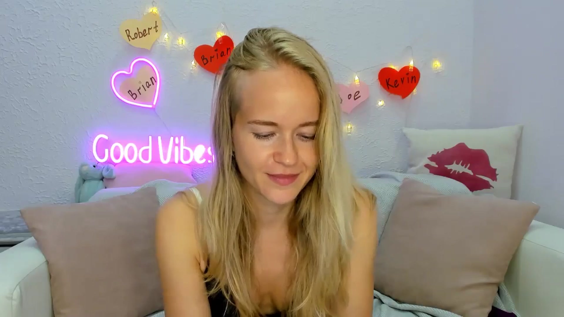 Gallery image thumbnail from Angel_Kristy's myfreecams stream on, 08/19/2024, 06:07 image 16 of 20