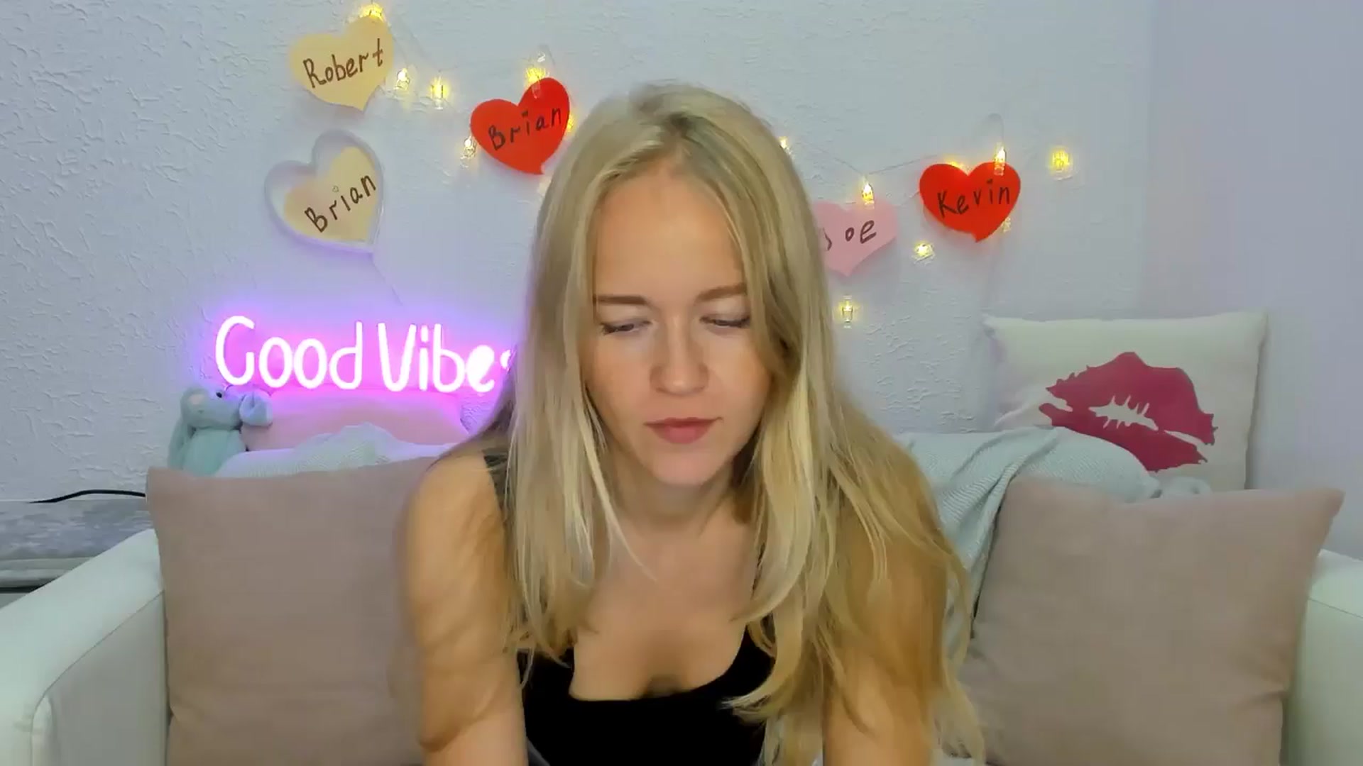 Gallery image thumbnail from Angel_Kristy's myfreecams stream on, 08/20/2024, 01:39 image 5 of 20