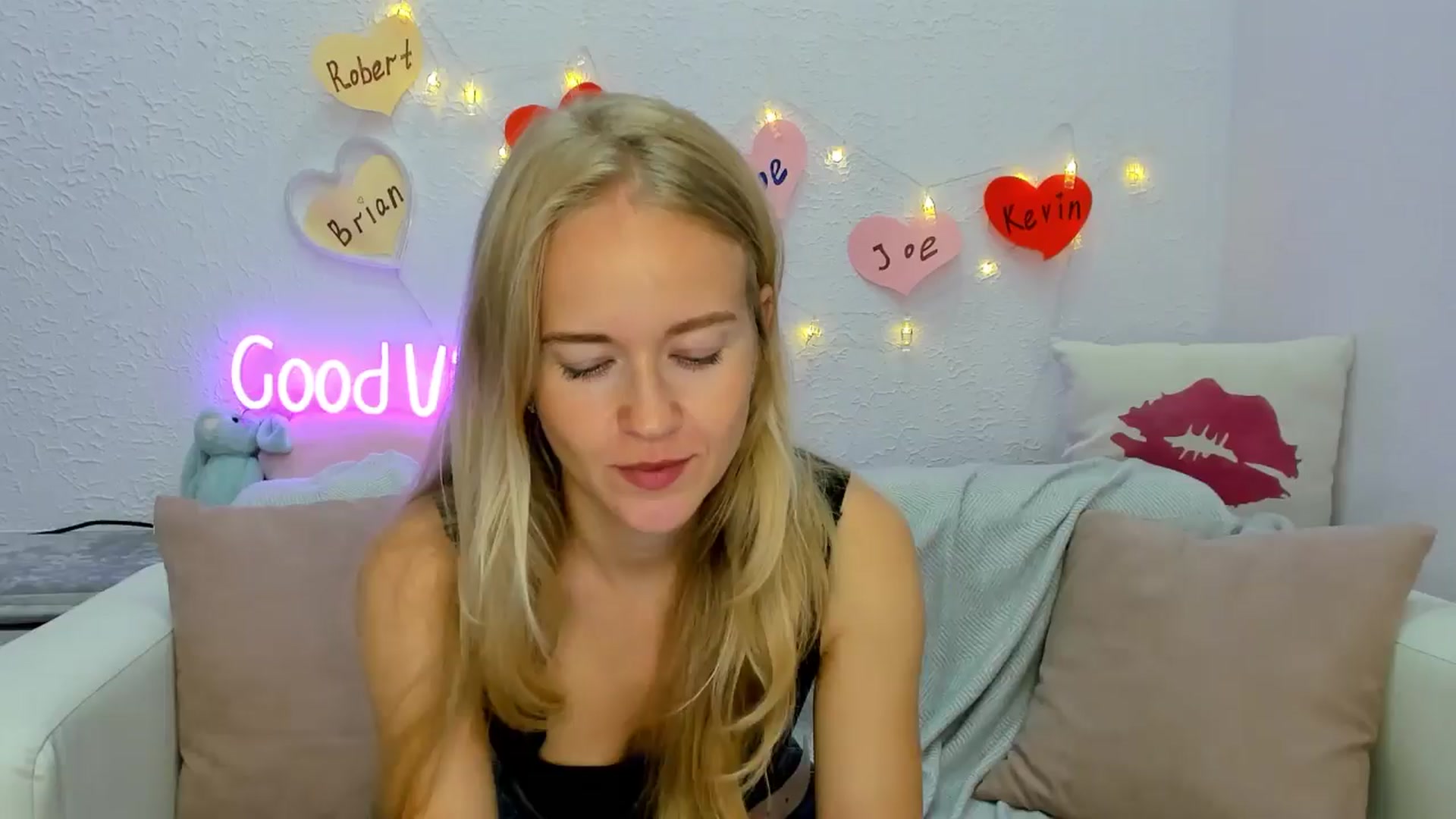 Gallery image thumbnail from Angel_Kristy's myfreecams stream on, 08/20/2024, 01:39 image 1 of 20