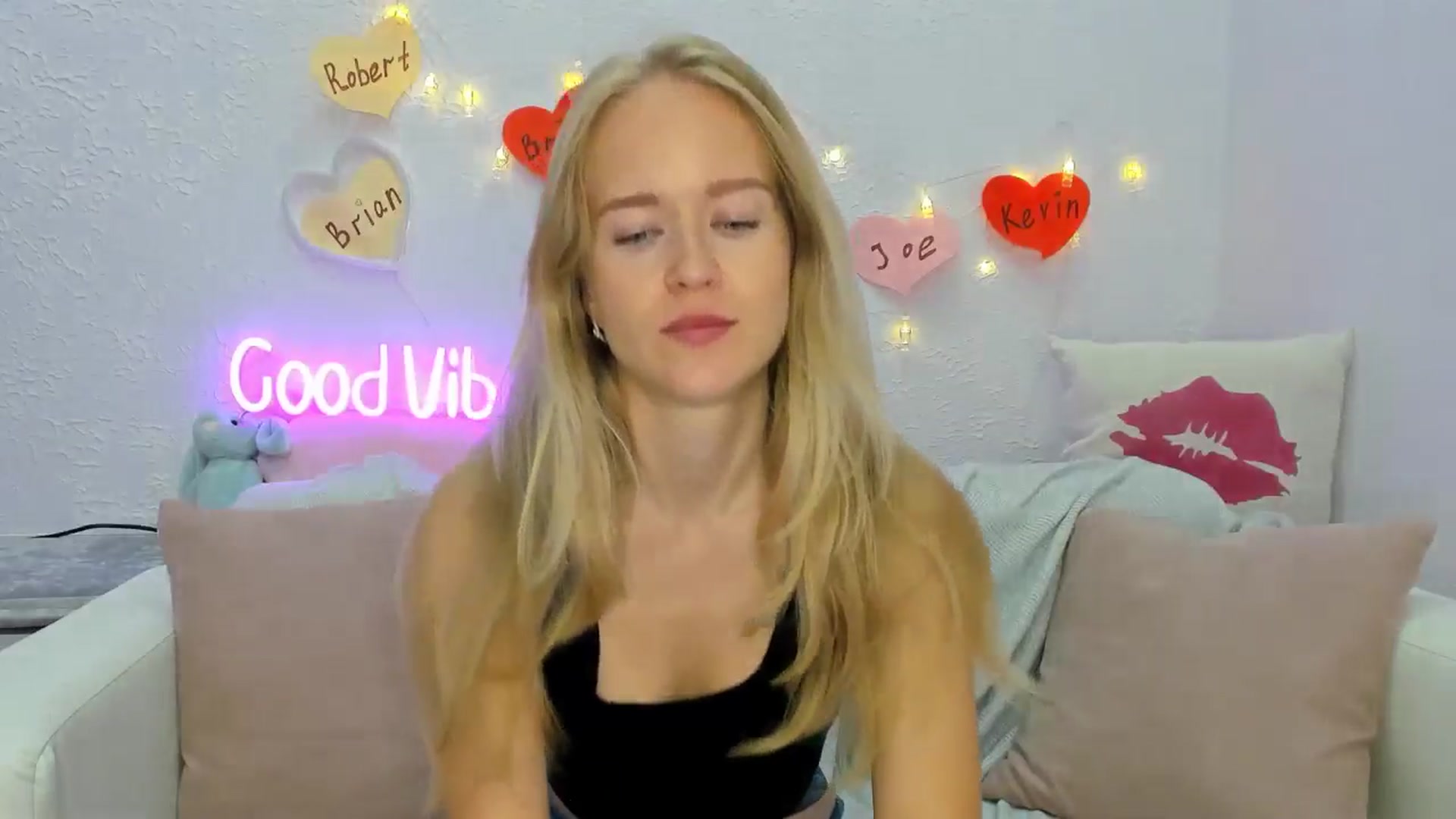 Gallery image thumbnail from Angel_Kristy's myfreecams stream on, 08/20/2024, 01:39 image 6 of 20