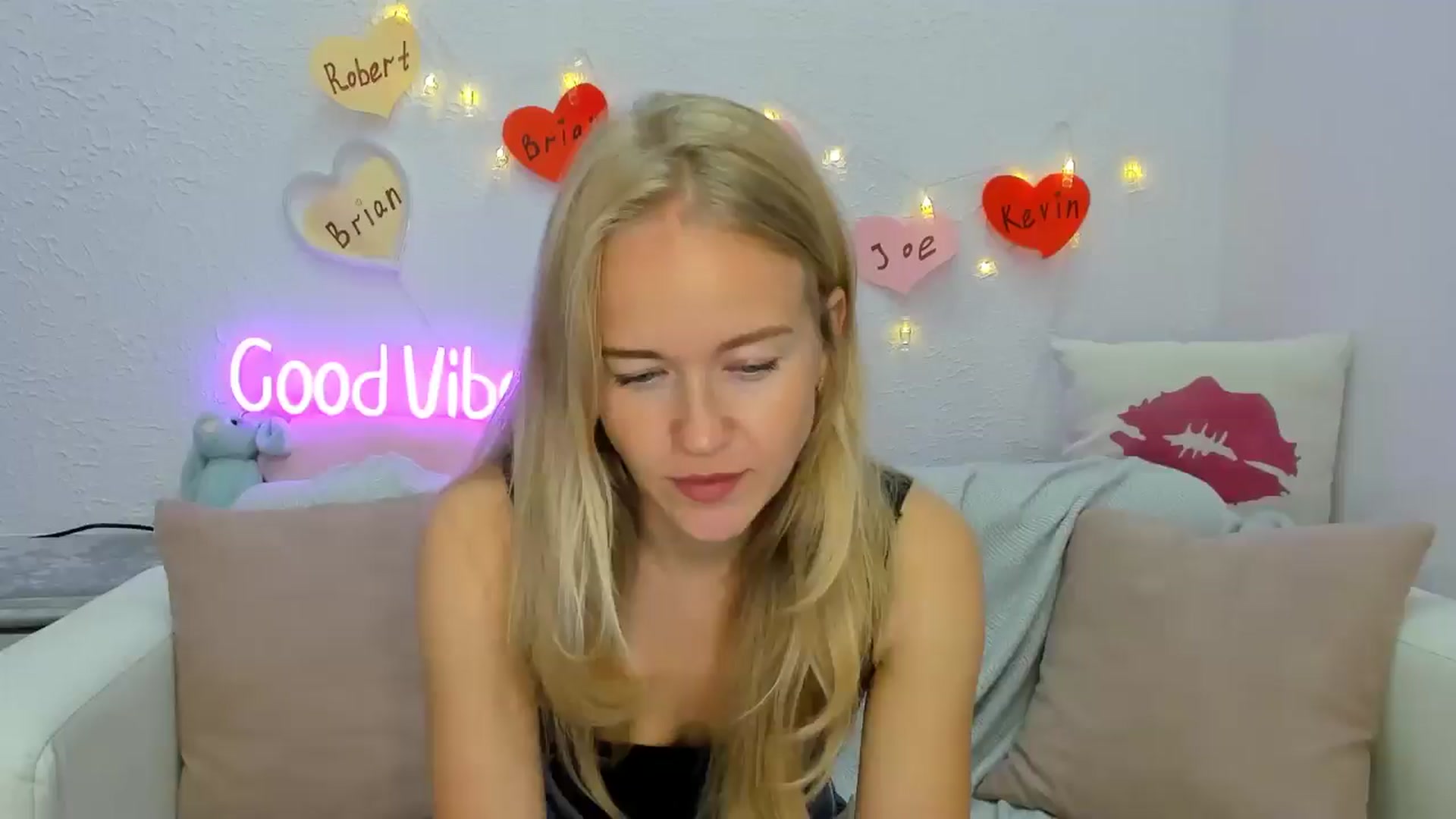 Gallery image thumbnail from Angel_Kristy's myfreecams stream on, 08/20/2024, 01:39 image 4 of 20
