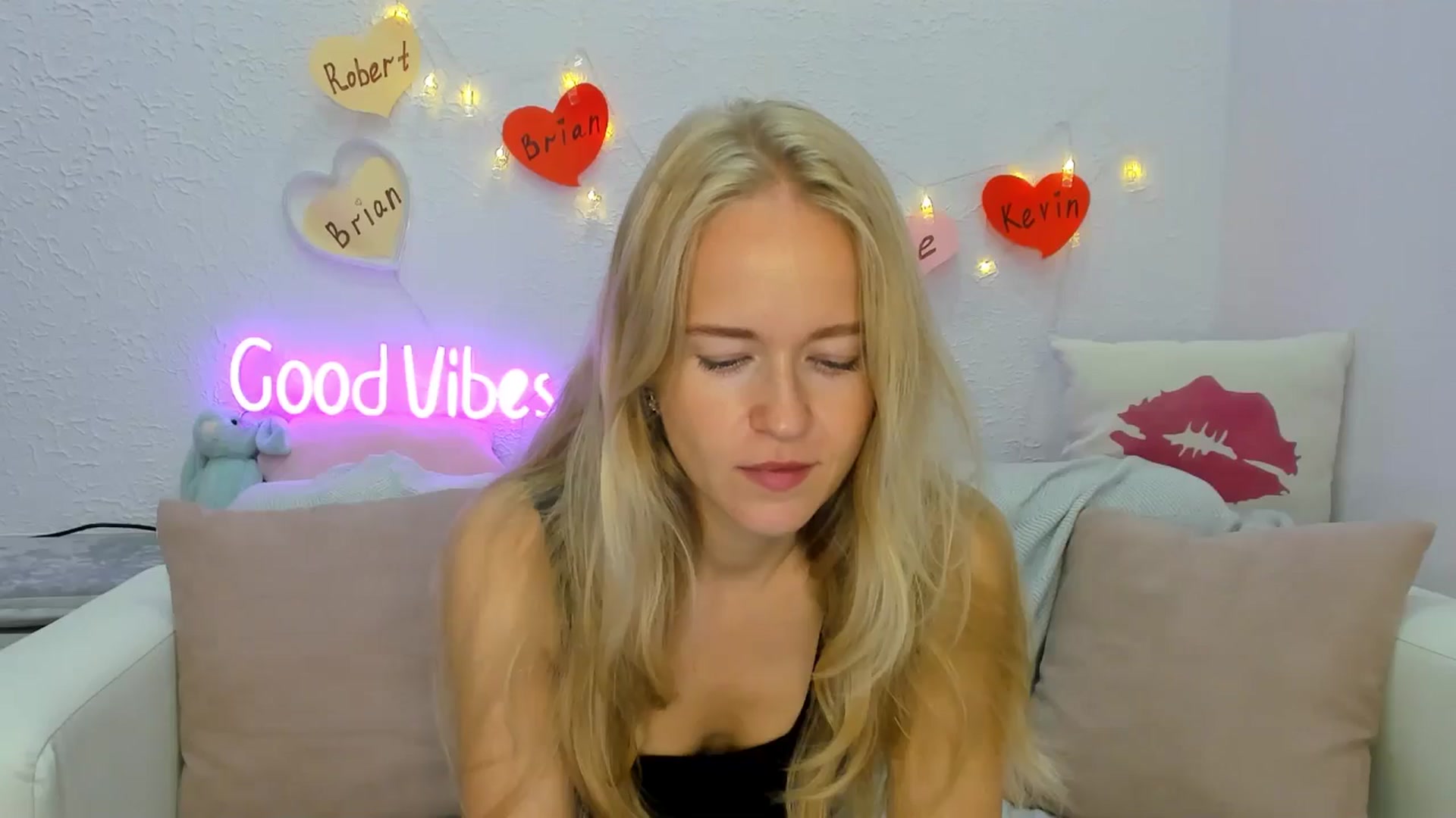 Gallery image thumbnail from Angel_Kristy's myfreecams stream on, 08/20/2024, 01:39 image 8 of 20