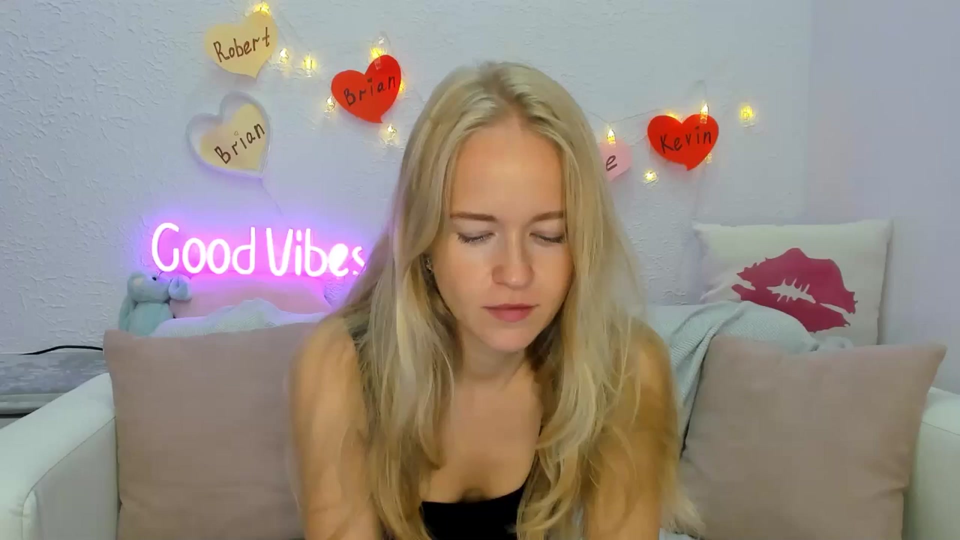 Gallery image thumbnail from Angel_Kristy's myfreecams stream on, 08/20/2024, 01:39 image 9 of 20