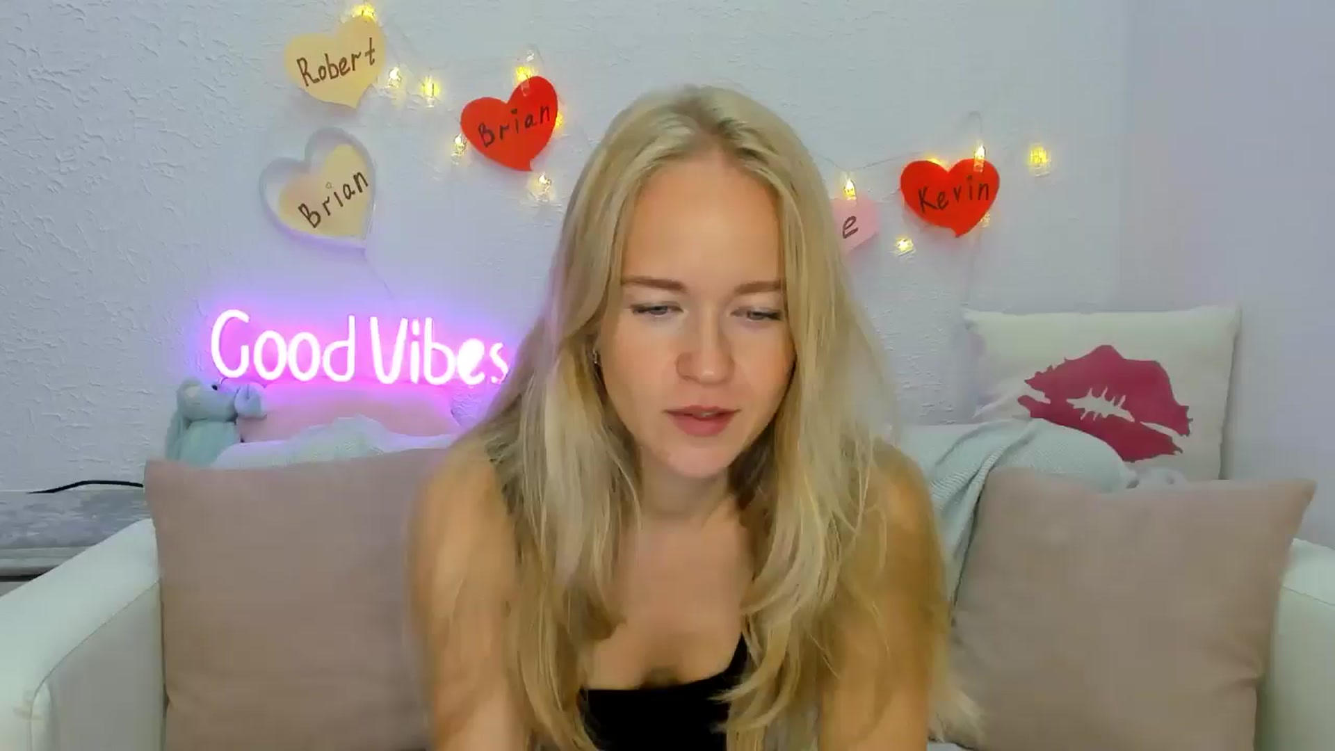 Gallery image thumbnail from Angel_Kristy's myfreecams stream on, 08/20/2024, 01:39 image 7 of 20