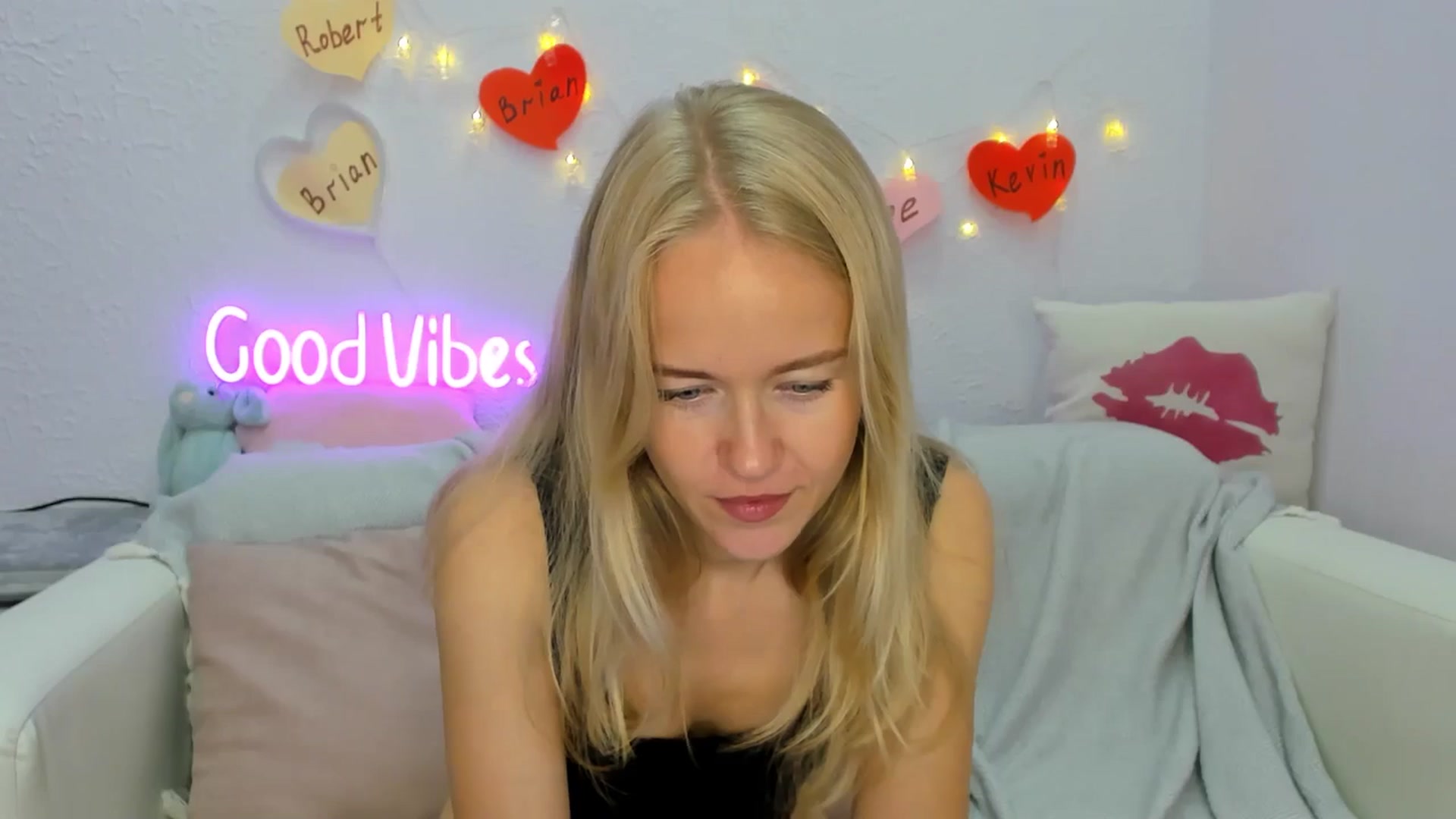 Gallery image thumbnail from Angel_Kristy's myfreecams stream on, 08/20/2024, 02:23 image 2 of 20