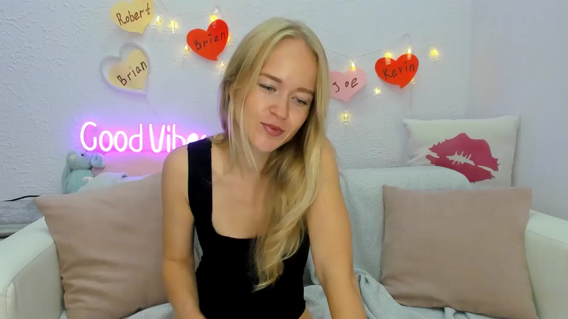 Gallery image thumbnail from Angel_Kristy's myfreecams stream on, 08/20/2024, 02:23 image 20 of 20
