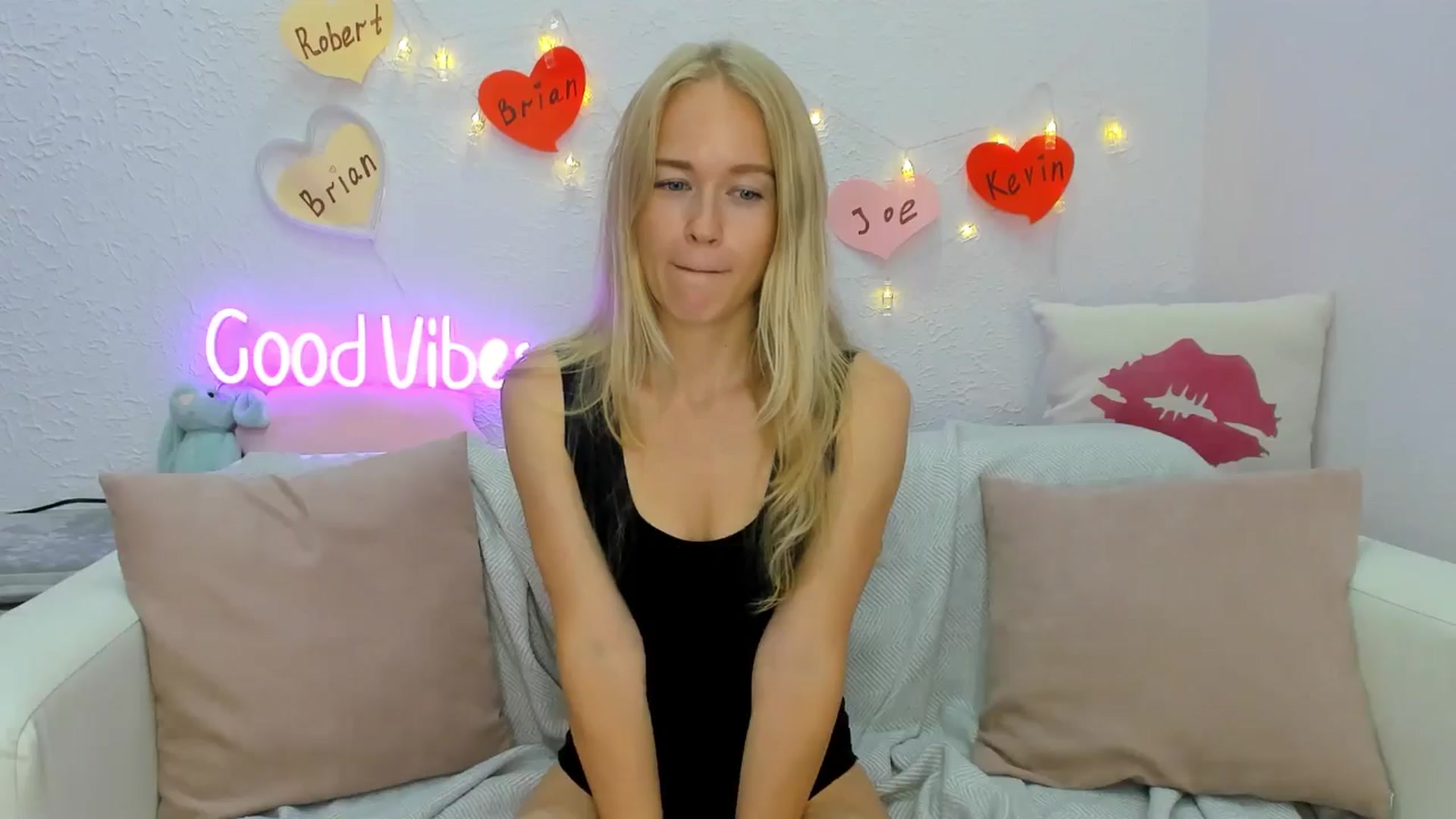 Gallery image thumbnail from Angel_Kristy's myfreecams stream on, 08/20/2024, 02:23 image 6 of 20