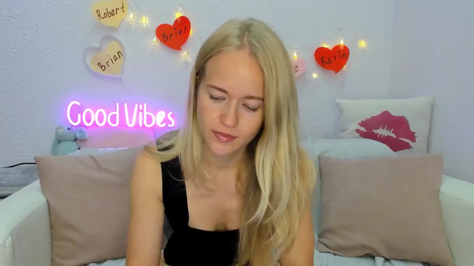 Gallery image thumbnail from Angel_Kristy's myfreecams stream on, 08/20/2024, 02:23 image 13 of 20