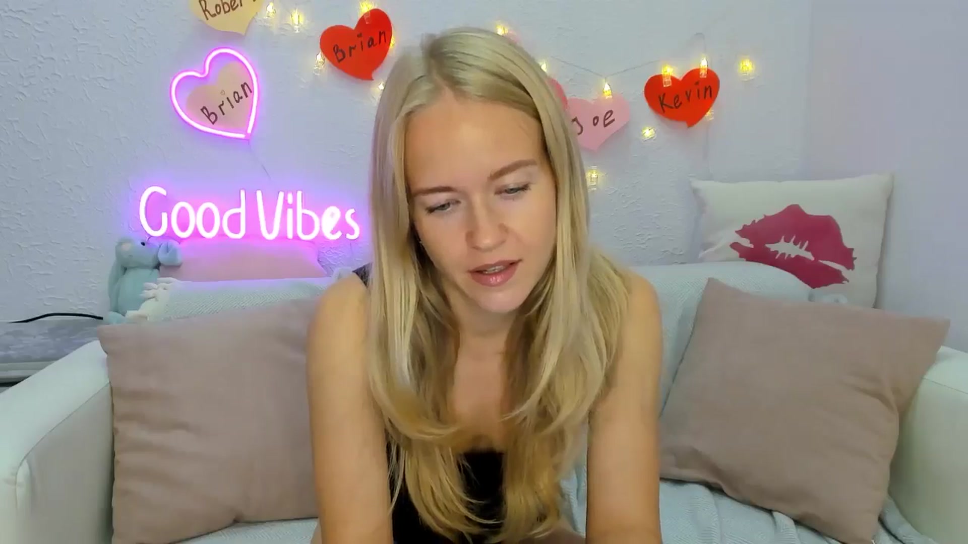 Gallery image thumbnail from Angel_Kristy's myfreecams stream on, 08/20/2024, 03:21 image 20 of 20