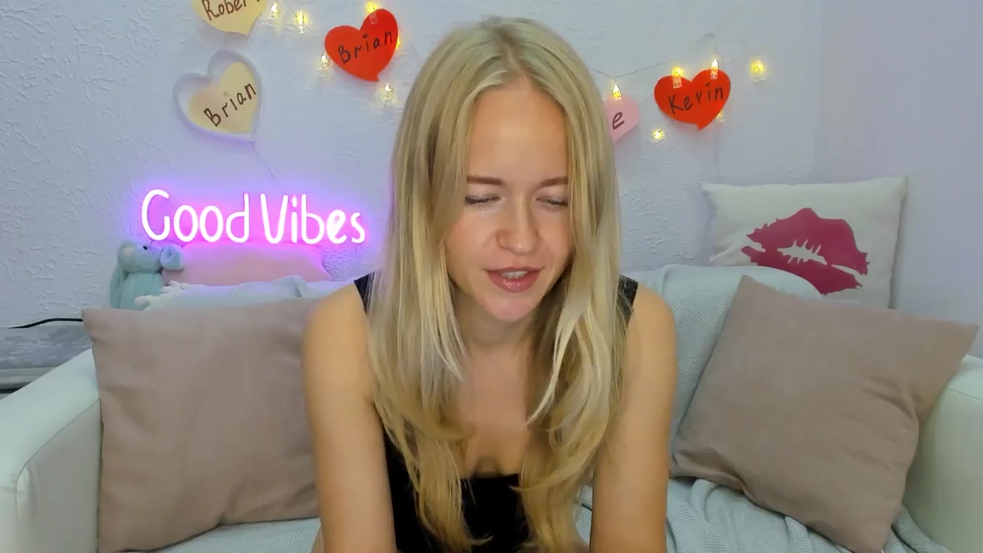 Gallery image thumbnail from Angel_Kristy's myfreecams stream on, 08/20/2024, 03:21 image 11 of 20