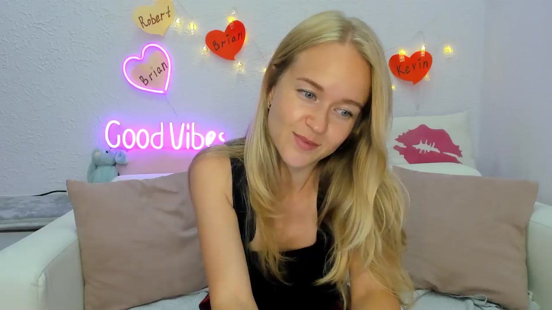 Gallery image thumbnail from Angel_Kristy's myfreecams stream on, 08/20/2024, 06:35 image 9 of 20
