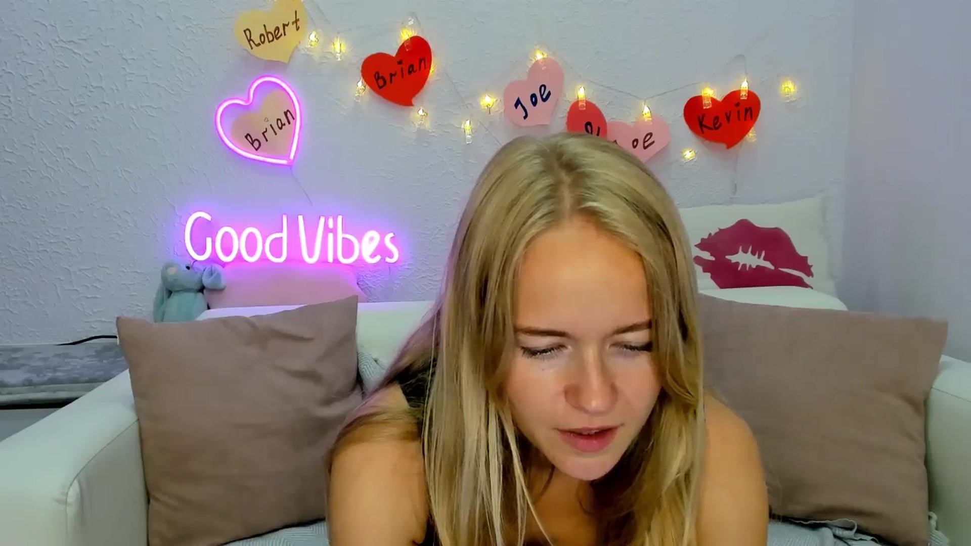Gallery image thumbnail from Angel_Kristy's myfreecams stream on, 08/20/2024, 06:35 image 8 of 20