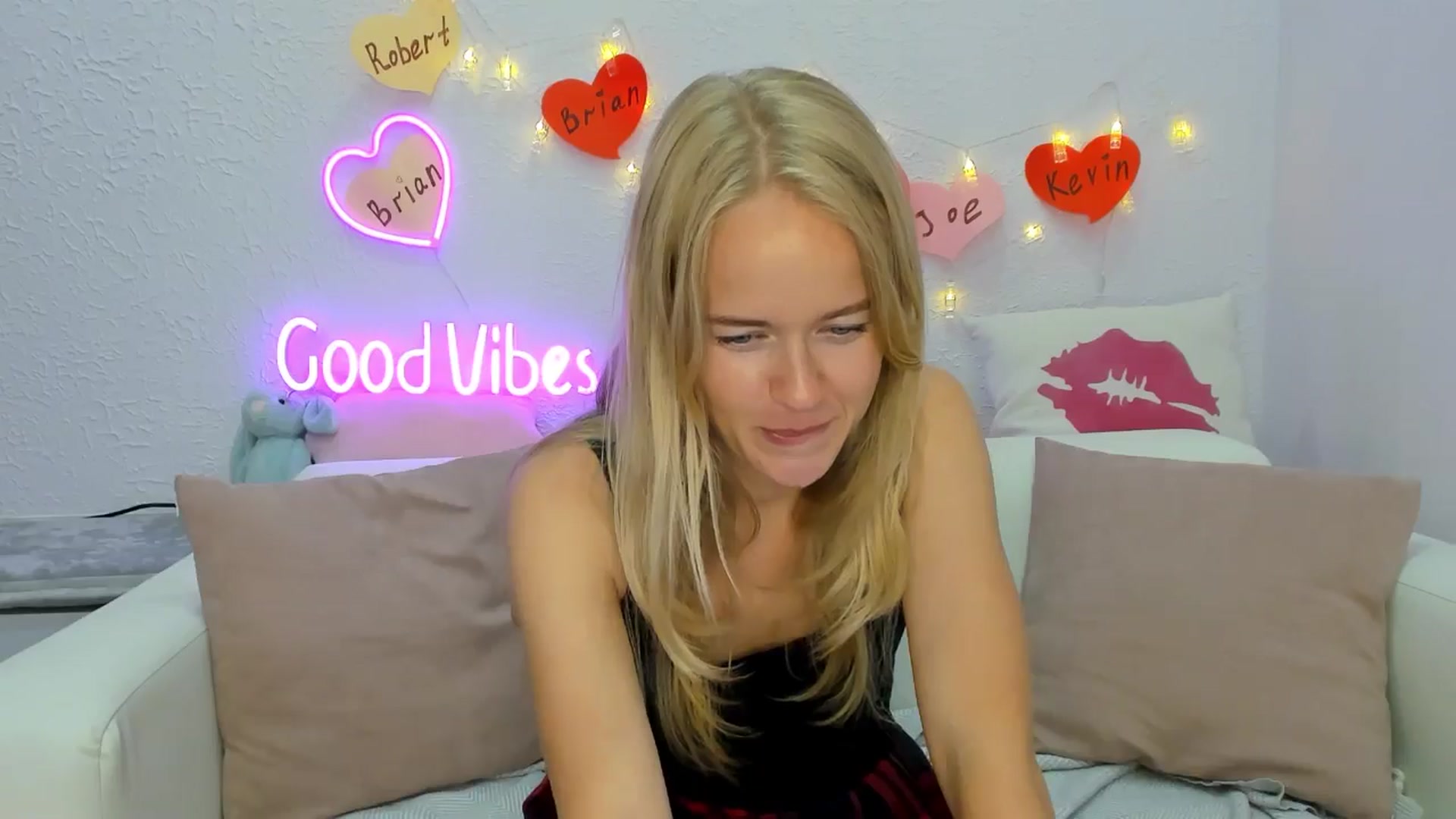 Gallery image thumbnail from Angel_Kristy's myfreecams stream on, 08/20/2024, 06:35 image 6 of 20