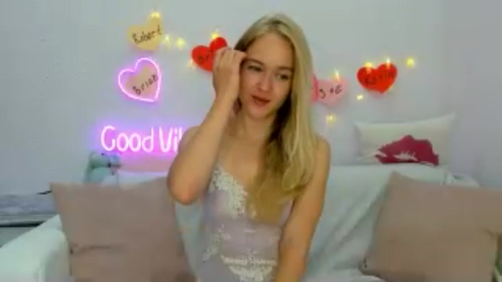 Gallery image thumbnail from Angel_Kristy's myfreecams stream on, 08/23/2024, 01:33 image 14 of 20