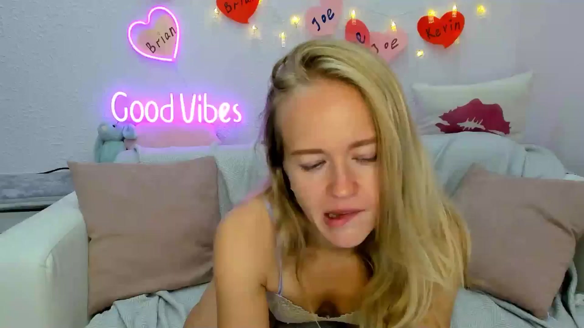 Gallery image thumbnail from Angel_Kristy's myfreecams stream on, 08/23/2024, 01:59 image 7 of 20