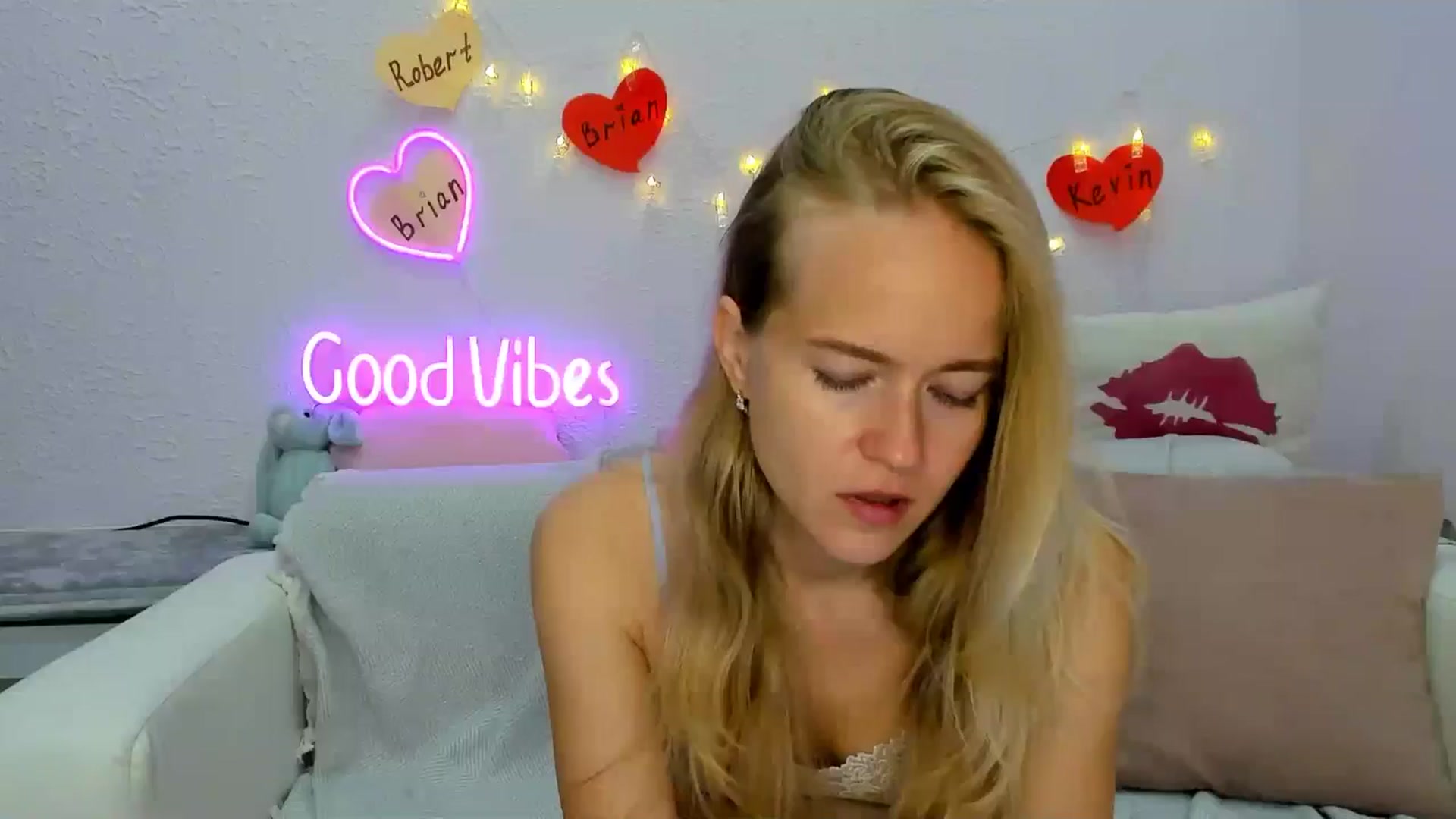 Gallery image thumbnail from Angel_Kristy's myfreecams stream on, 08/23/2024, 02:35 image 13 of 20