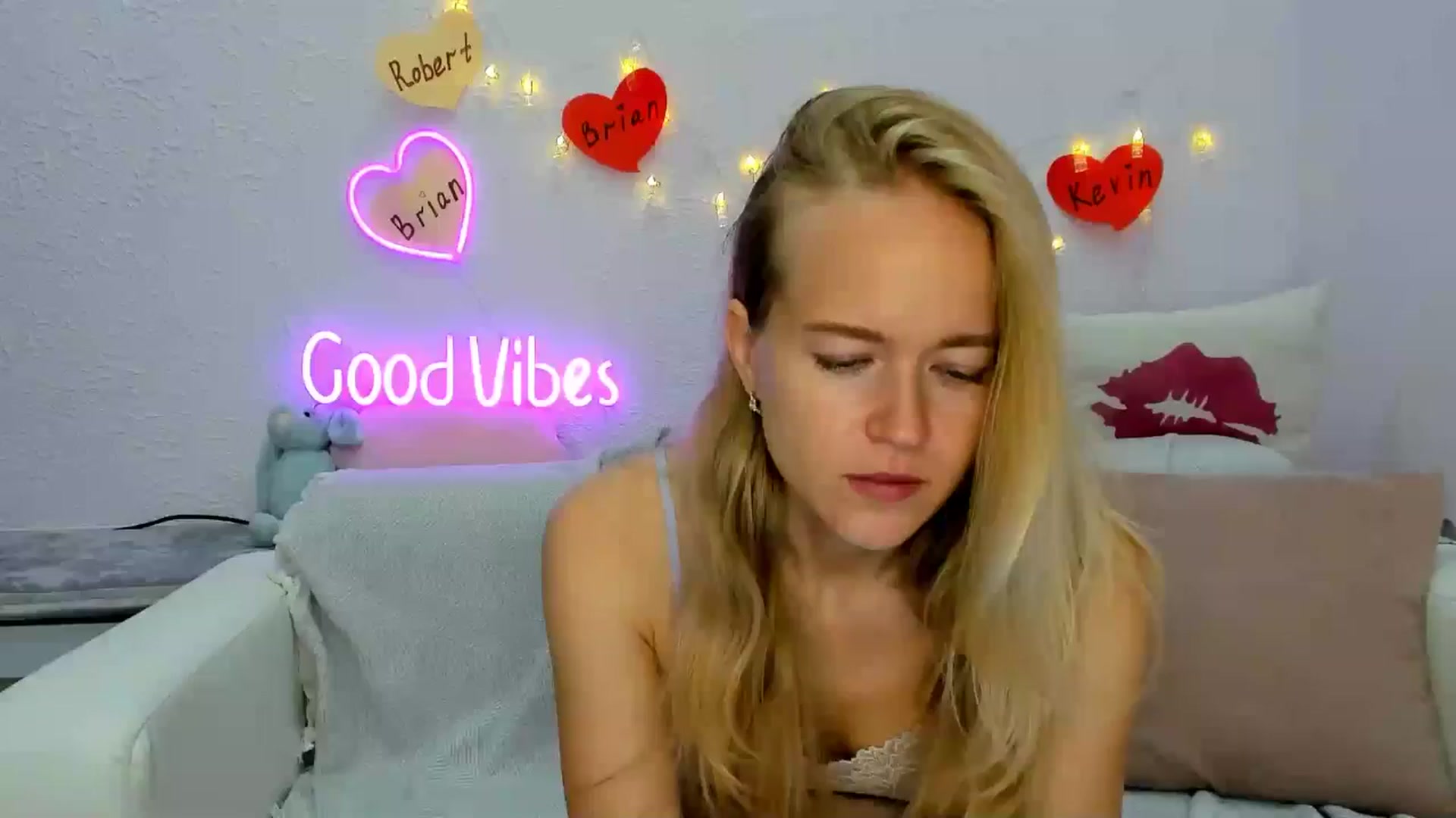 Gallery image thumbnail from Angel_Kristy's myfreecams stream on, 08/23/2024, 02:35 image 14 of 20