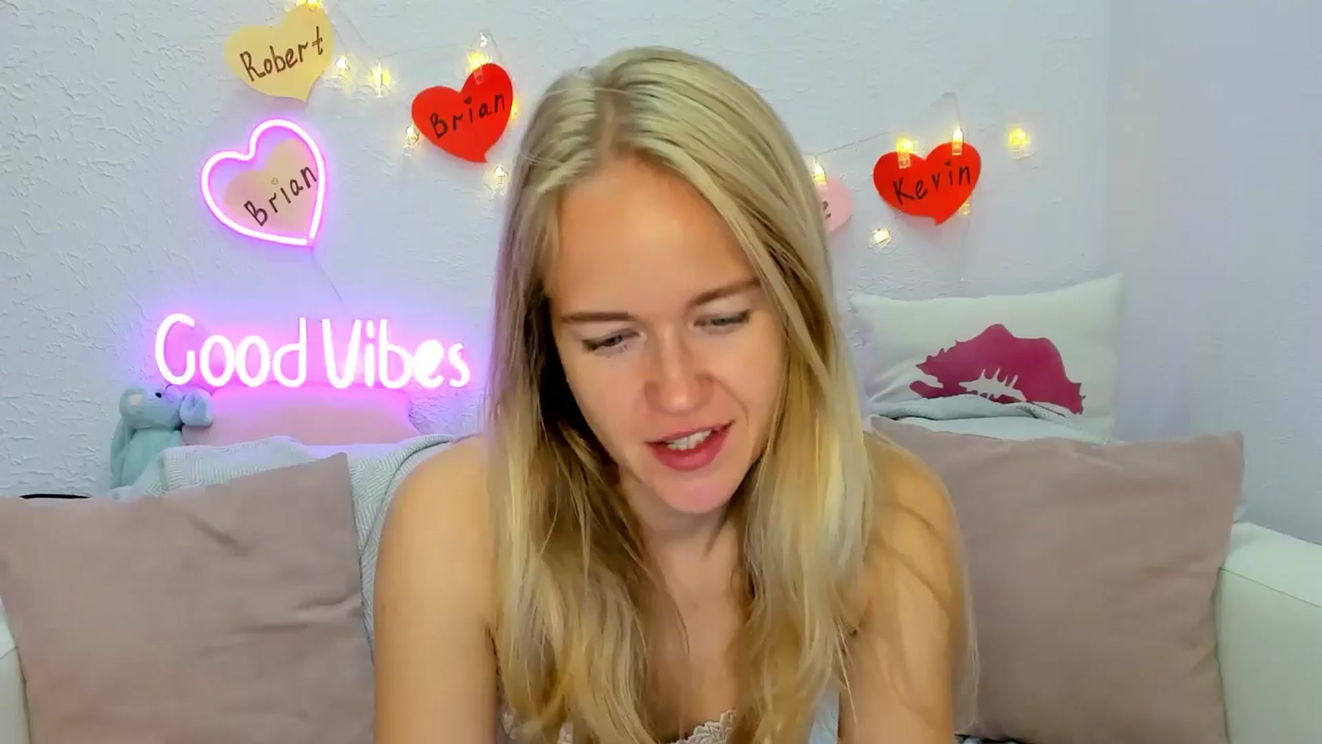 Gallery image thumbnail from Angel_Kristy's myfreecams stream on, 08/23/2024, 04:08 image 4 of 20