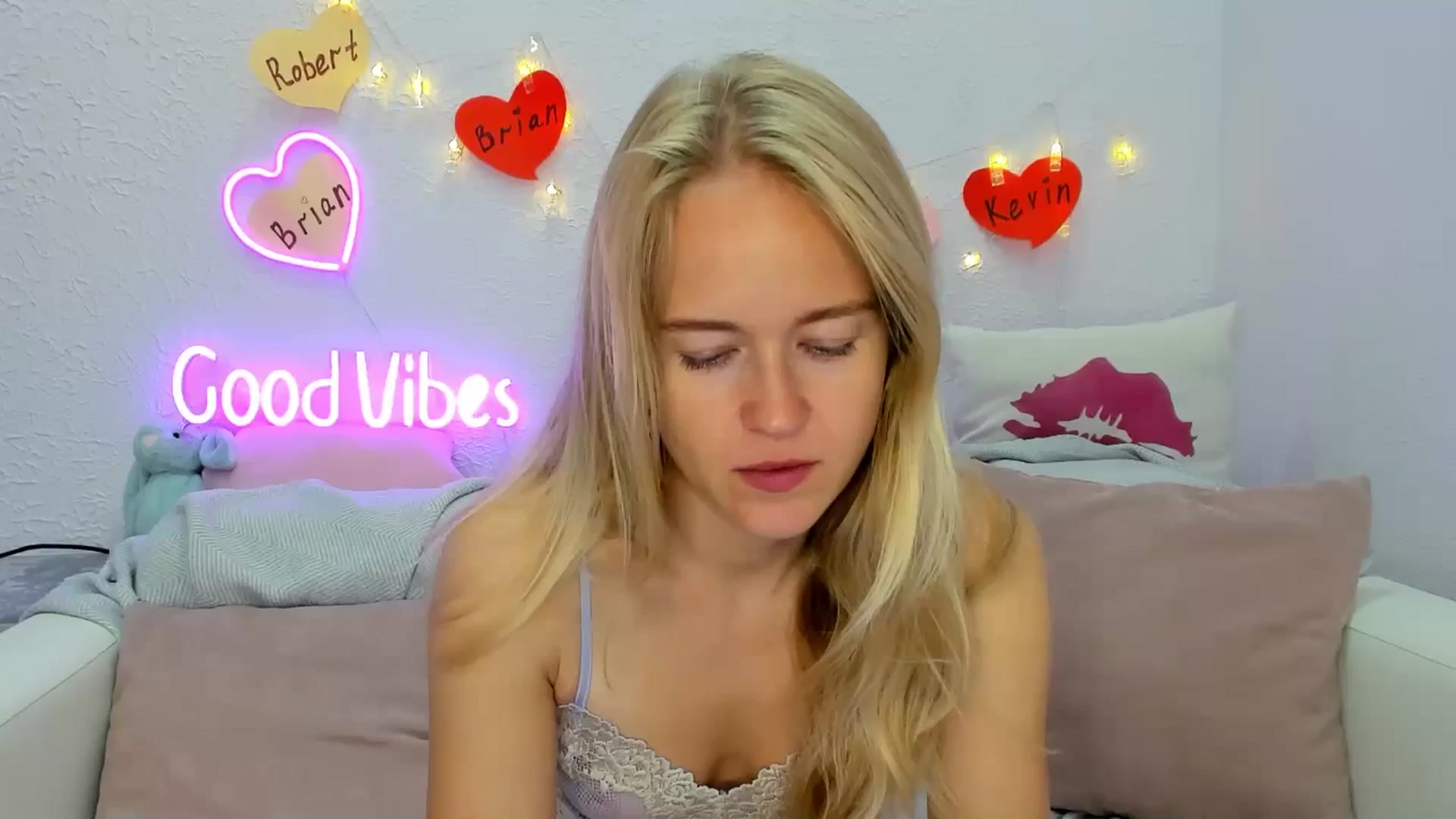 Gallery image thumbnail from Angel_Kristy's myfreecams stream on, 08/23/2024, 04:08 image 1 of 20
