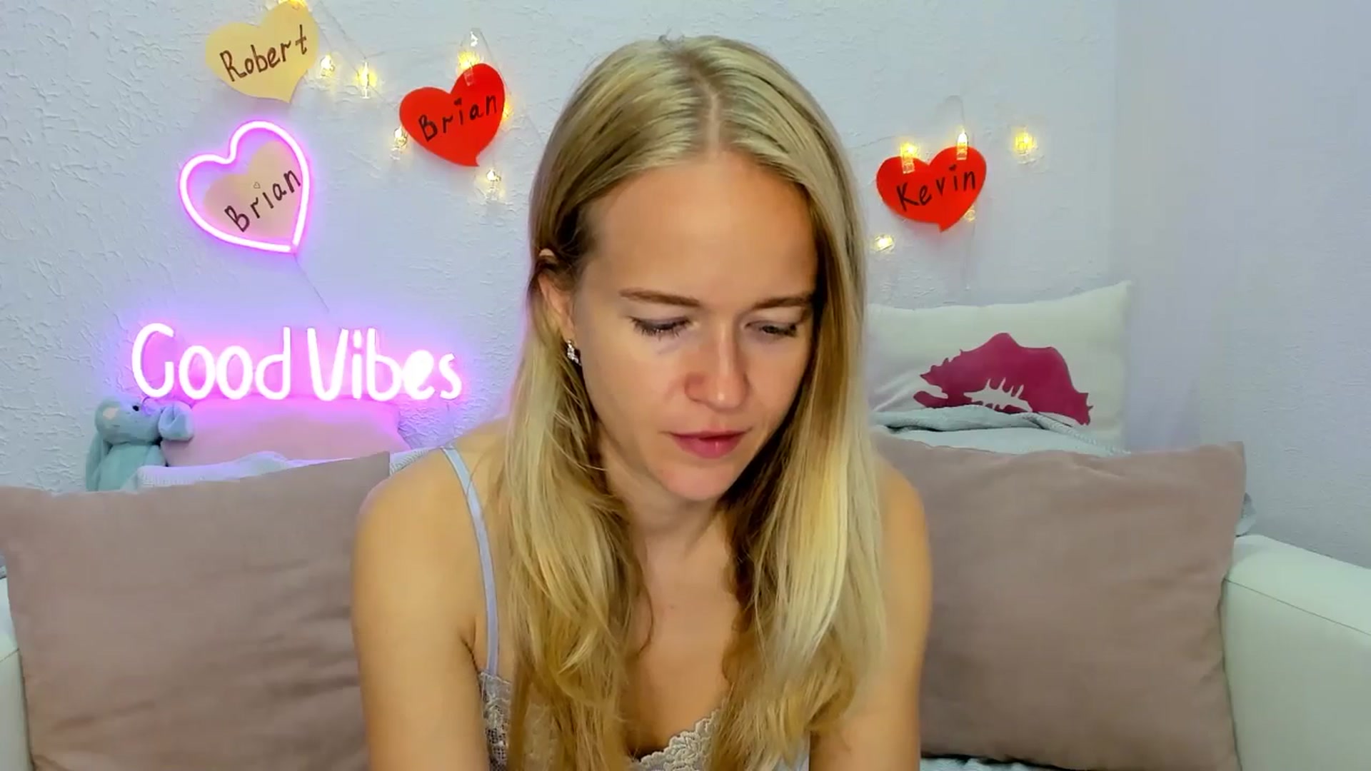 Gallery image thumbnail from Angel_Kristy's myfreecams stream on, 08/23/2024, 04:08 image 15 of 20