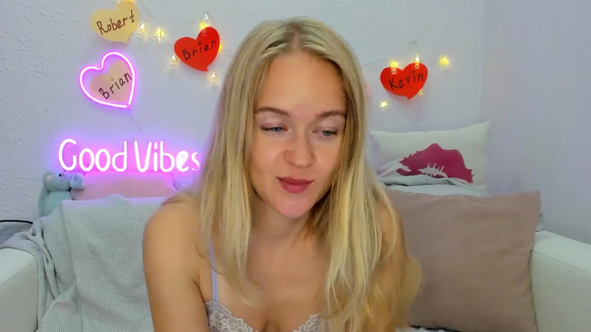 Gallery image thumbnail from Angel_Kristy's myfreecams stream on, 08/23/2024, 04:08 image 11 of 20