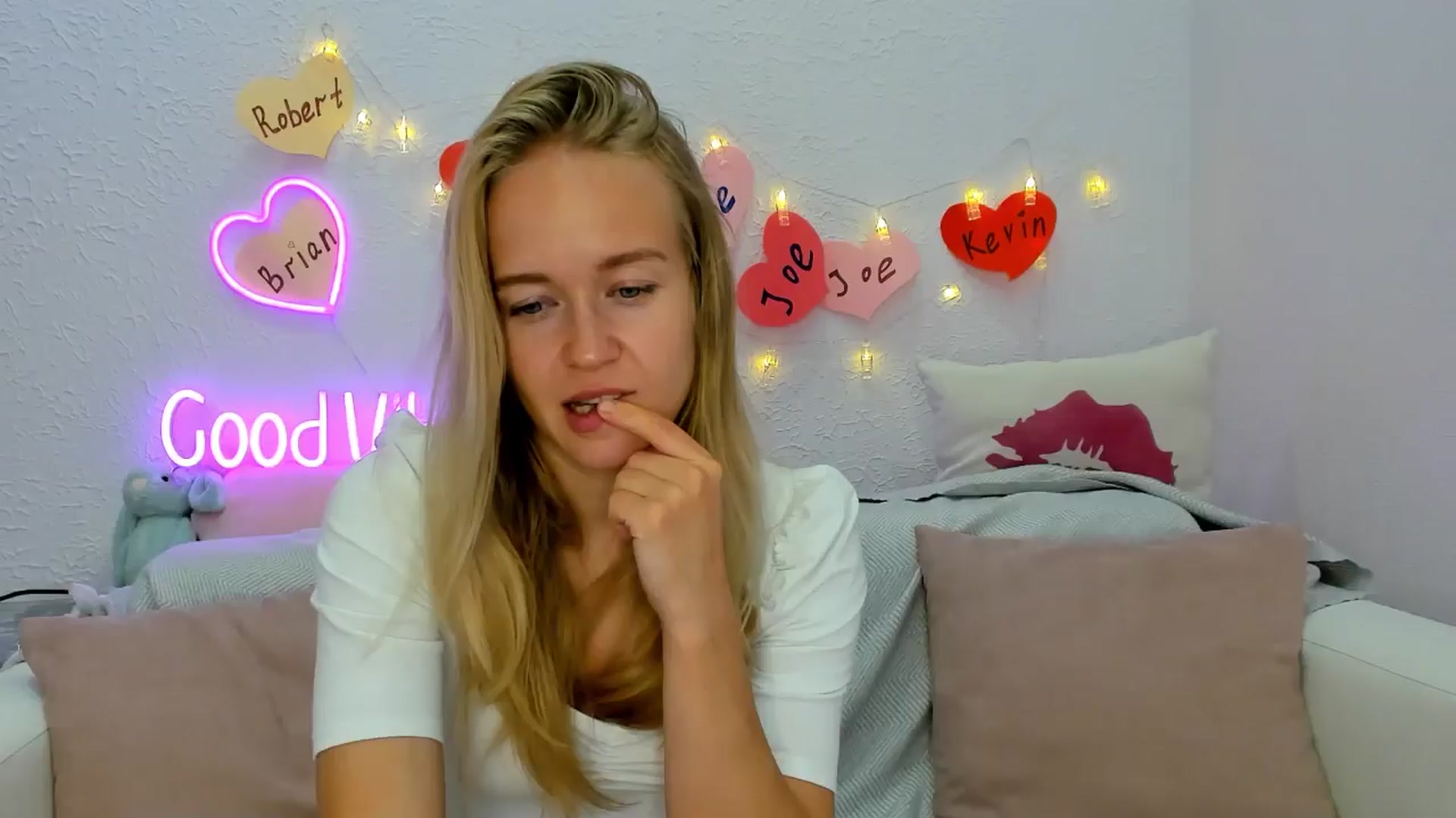 Gallery image thumbnail from Angel_Kristy's myfreecams stream on, 08/23/2024, 05:13 image 3 of 20