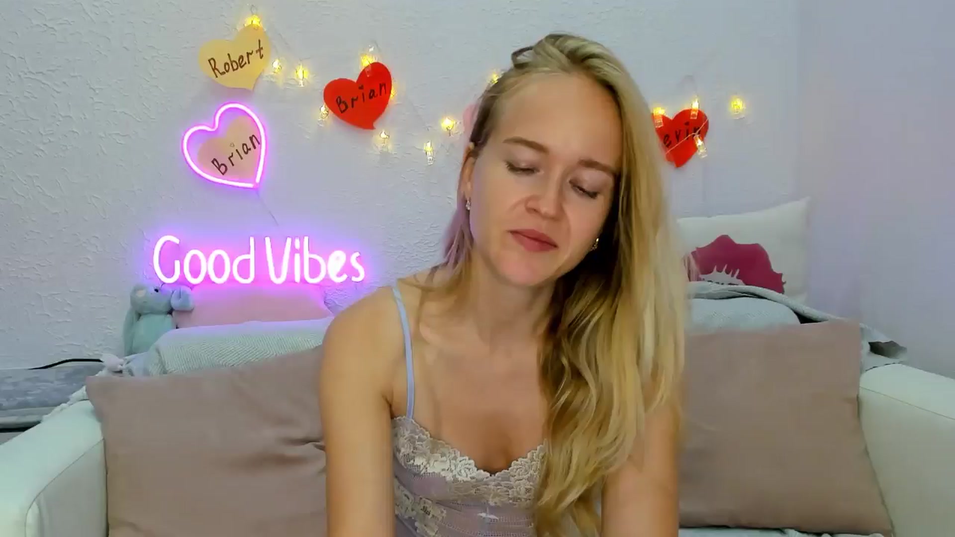 Gallery image thumbnail from Angel_Kristy's myfreecams stream on, 08/23/2024, 05:13 image 7 of 20