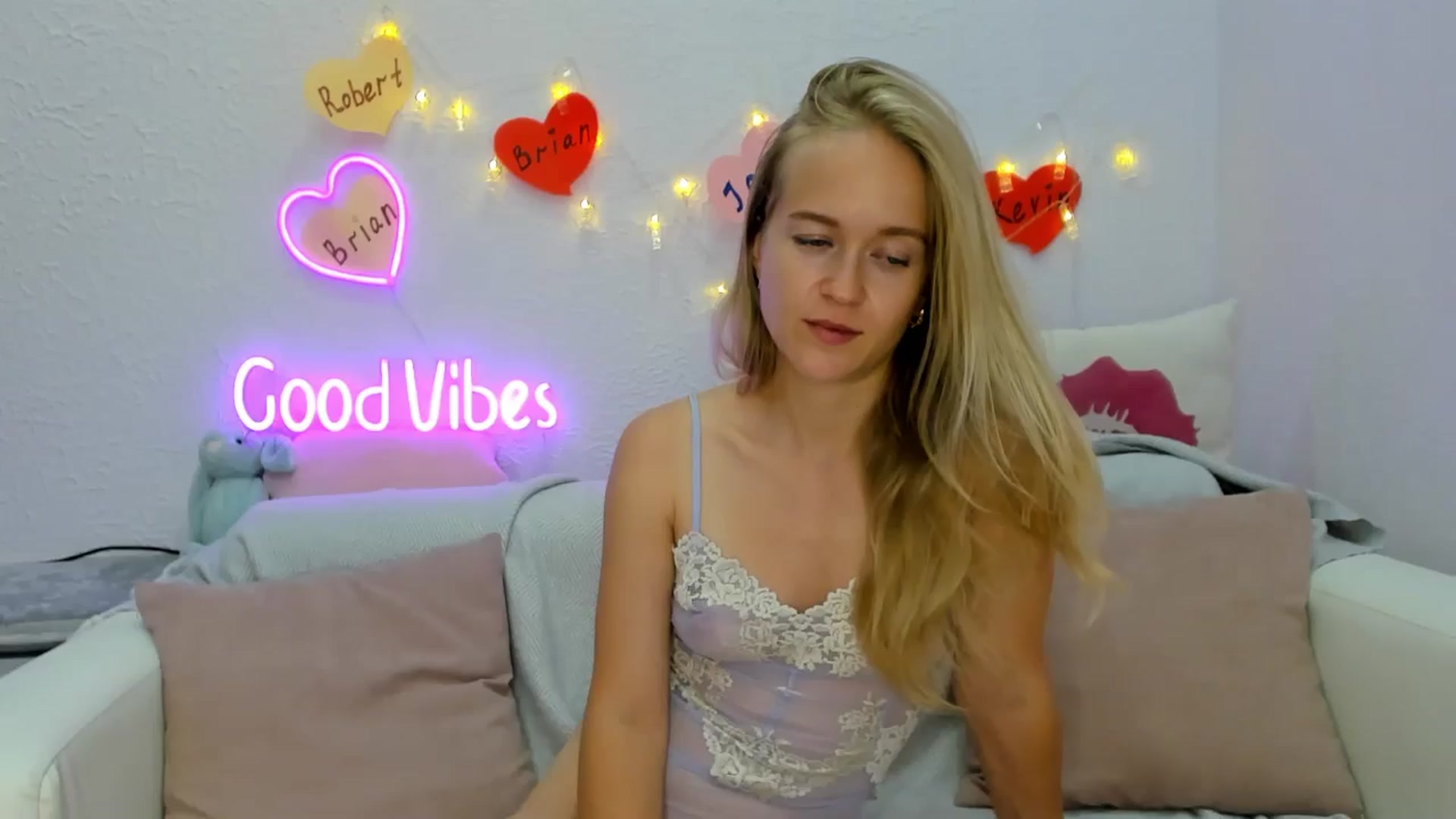Gallery image thumbnail from Angel_Kristy's myfreecams stream on, 08/23/2024, 05:13 image 14 of 20