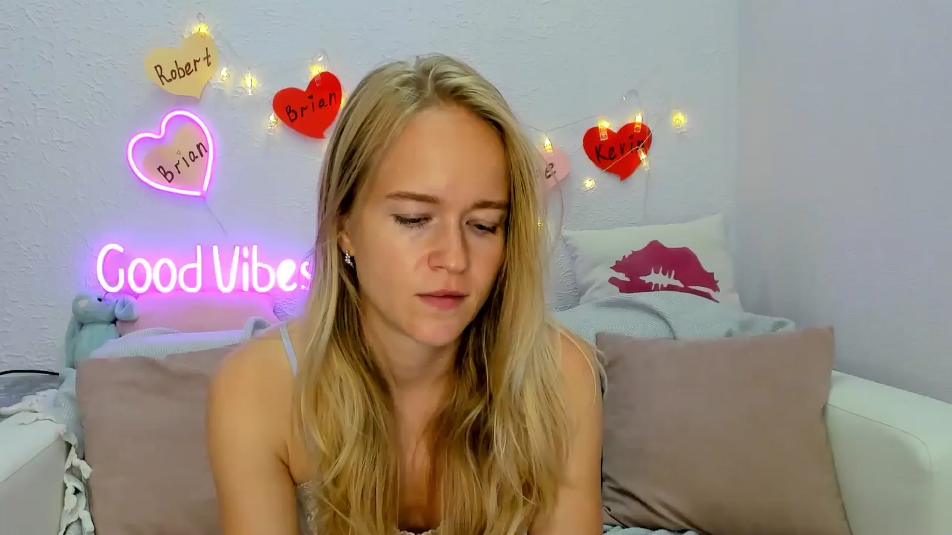 Gallery image thumbnail from Angel_Kristy's myfreecams stream on, 08/23/2024, 06:24 image 1 of 20