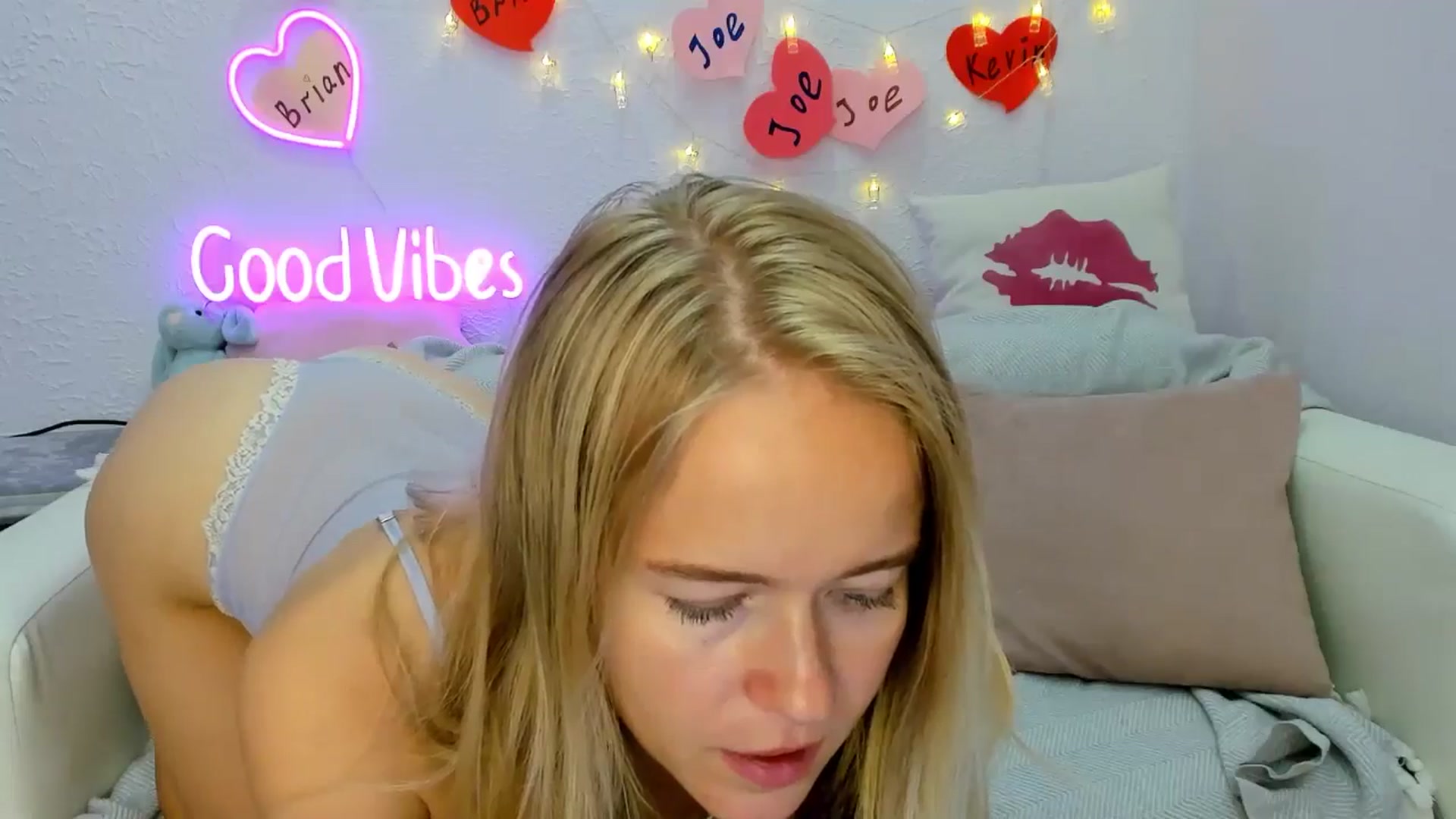 Gallery image thumbnail from Angel_Kristy's myfreecams stream on, 08/23/2024, 06:24 image 12 of 20