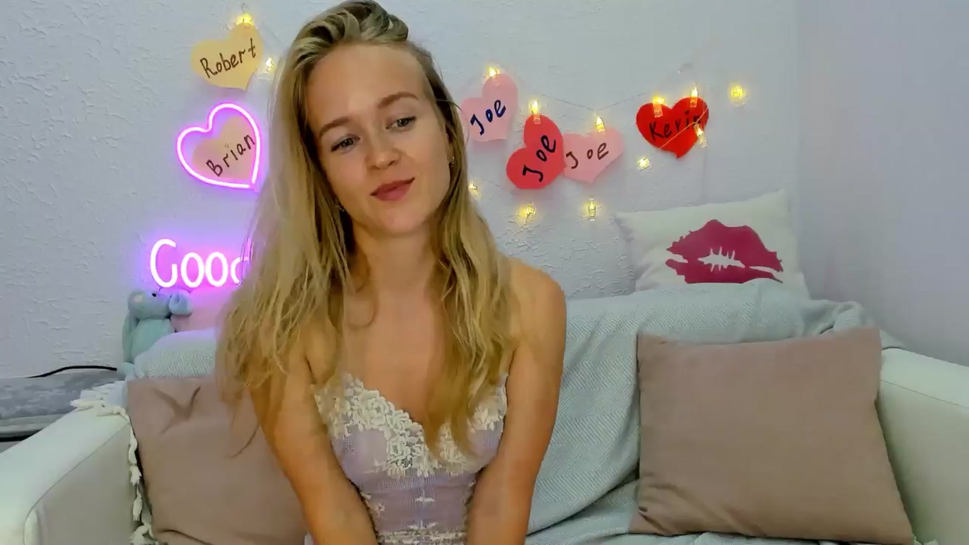 Gallery image thumbnail from Angel_Kristy's myfreecams stream on, 08/23/2024, 06:24 image 17 of 20