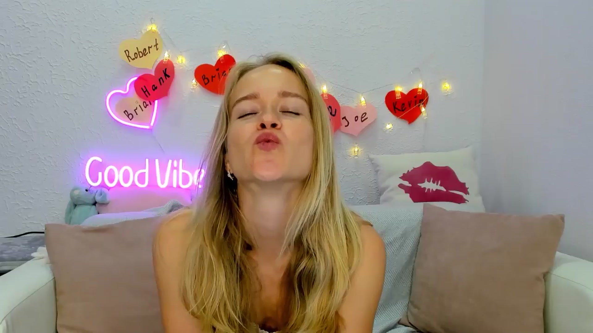 Gallery image thumbnail from Angel_Kristy's myfreecams stream on, 08/23/2024, 06:48 image 17 of 20