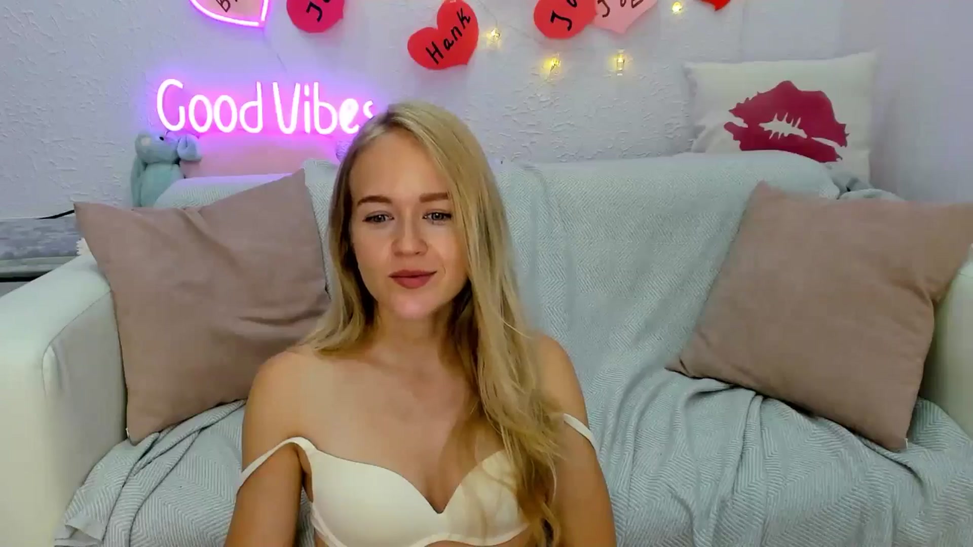 Gallery image thumbnail from Angel_Kristy's myfreecams stream on, 08/24/2024, 05:15 image 10 of 20