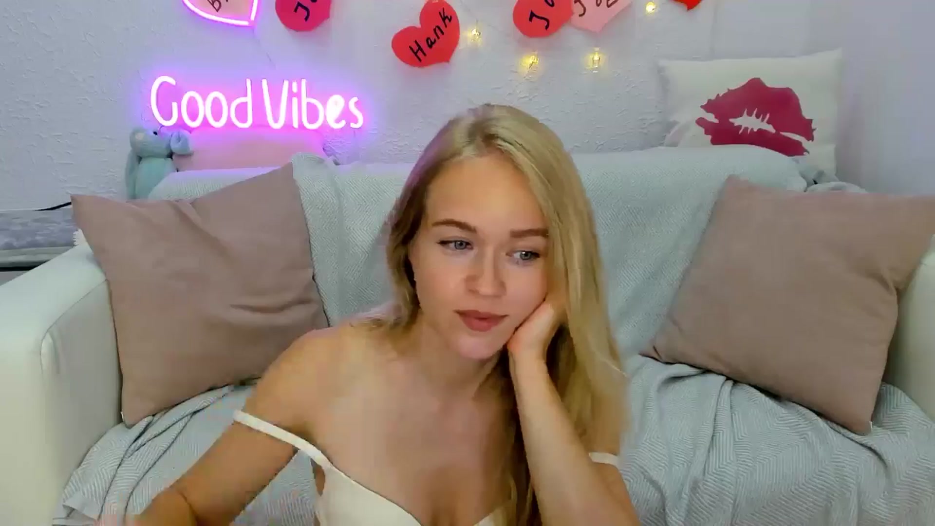 Gallery image thumbnail from Angel_Kristy's myfreecams stream on, 08/24/2024, 05:15 image 6 of 20