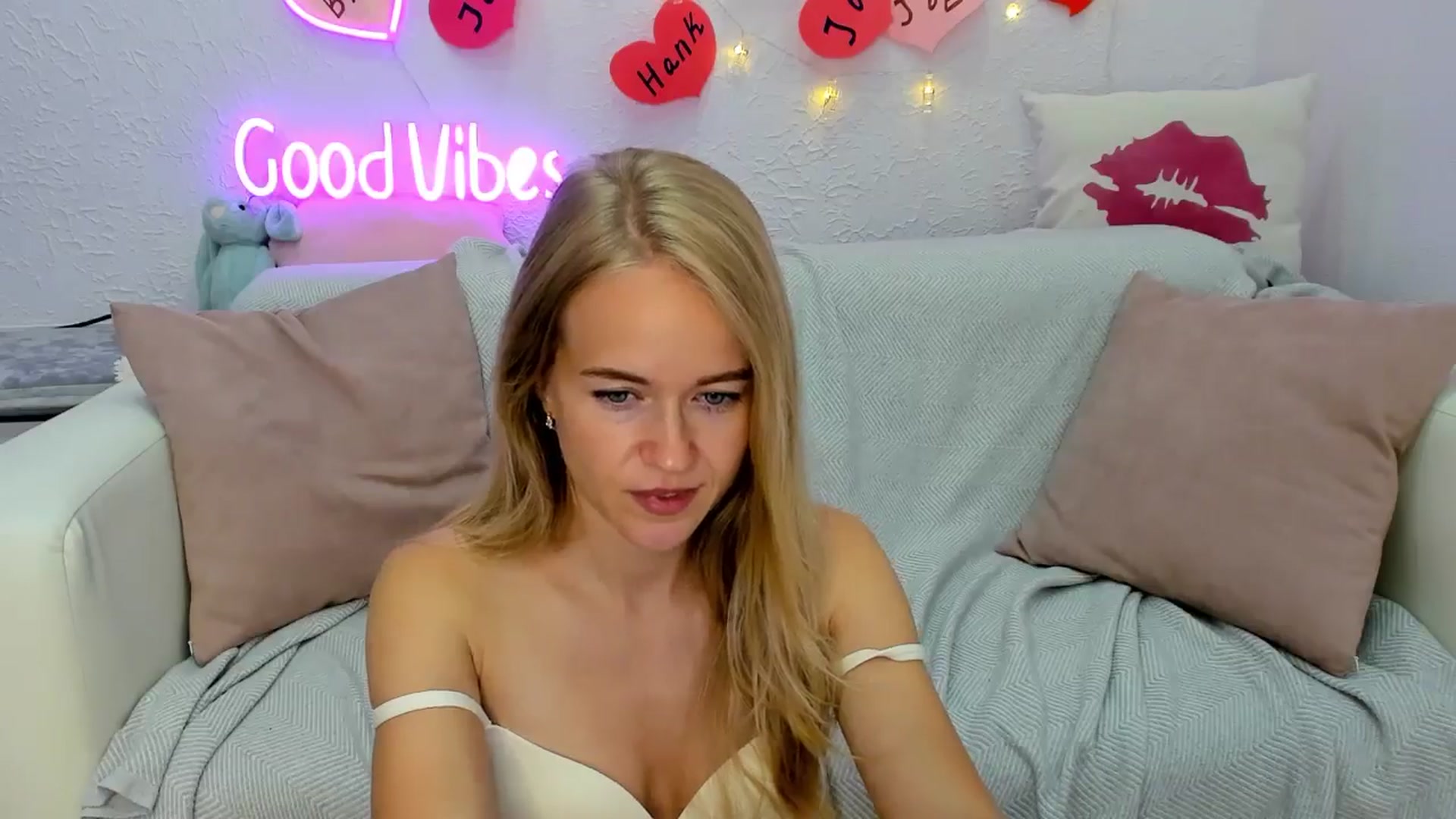 Gallery image thumbnail from Angel_Kristy's myfreecams stream on, 08/24/2024, 05:15 image 11 of 20