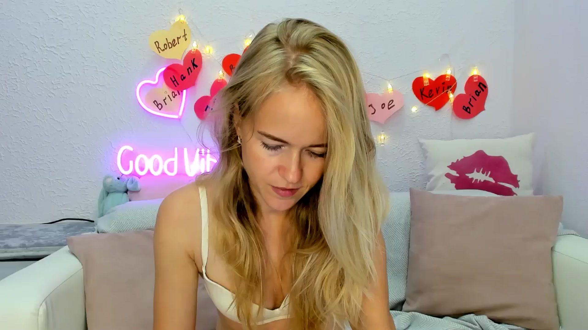 Gallery image thumbnail from Angel_Kristy's myfreecams stream on, 08/24/2024, 06:45 image 2 of 20